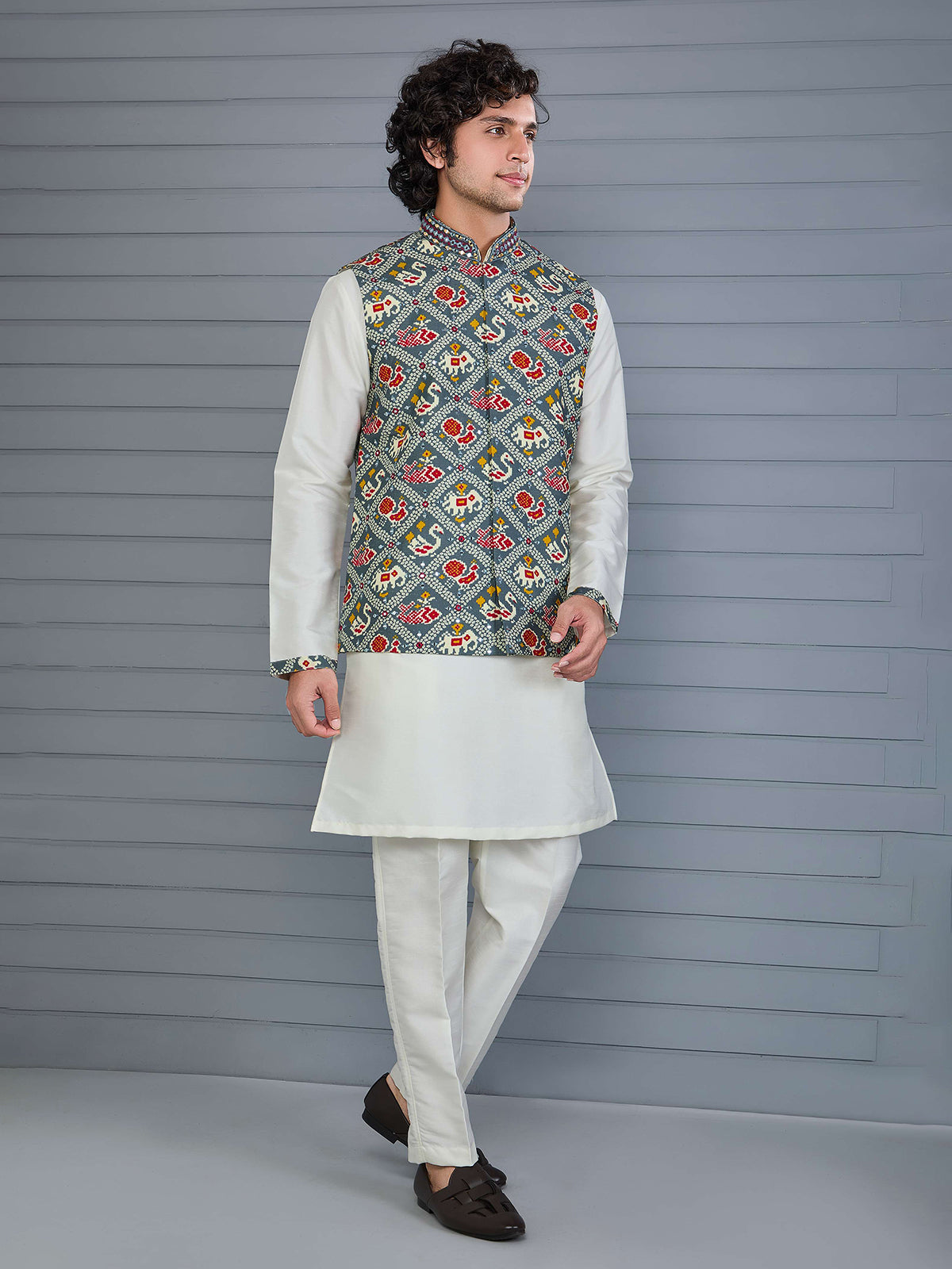 Grey off white bandhej printed viscose silk waistcoat set