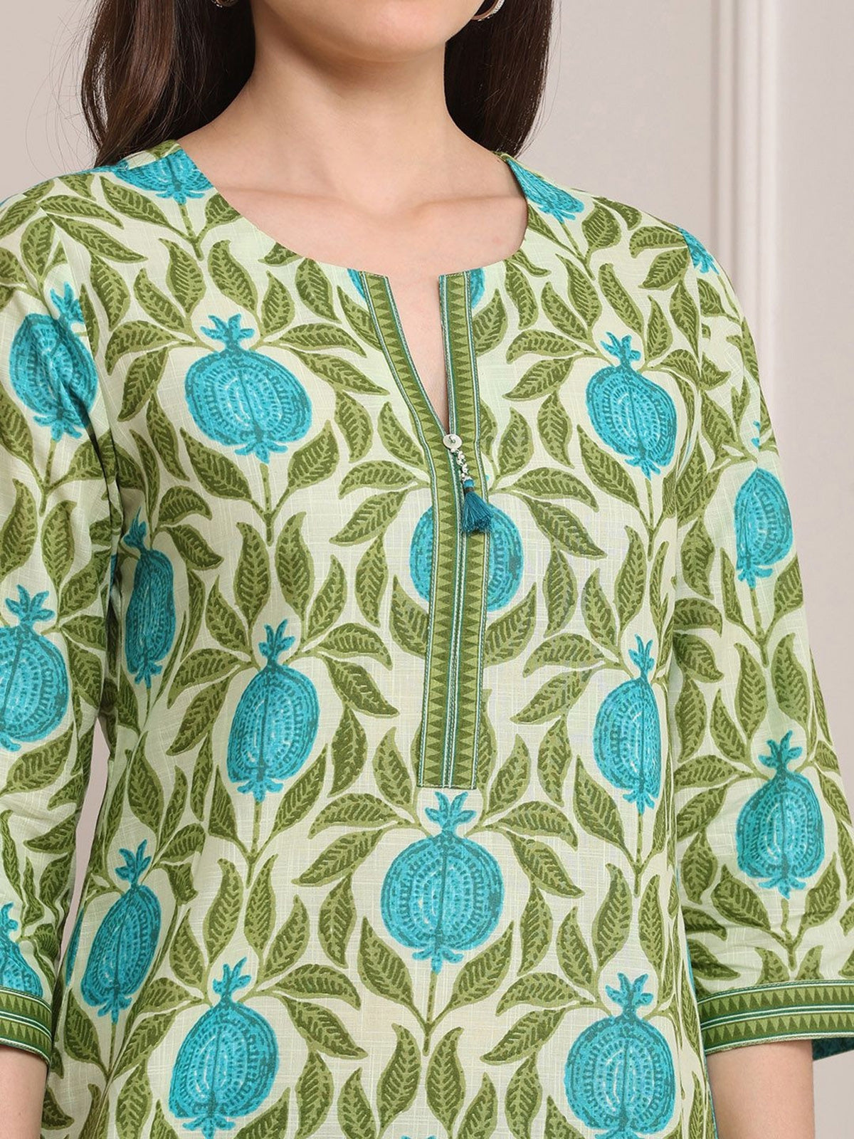 Green printed straight cut casual kurti