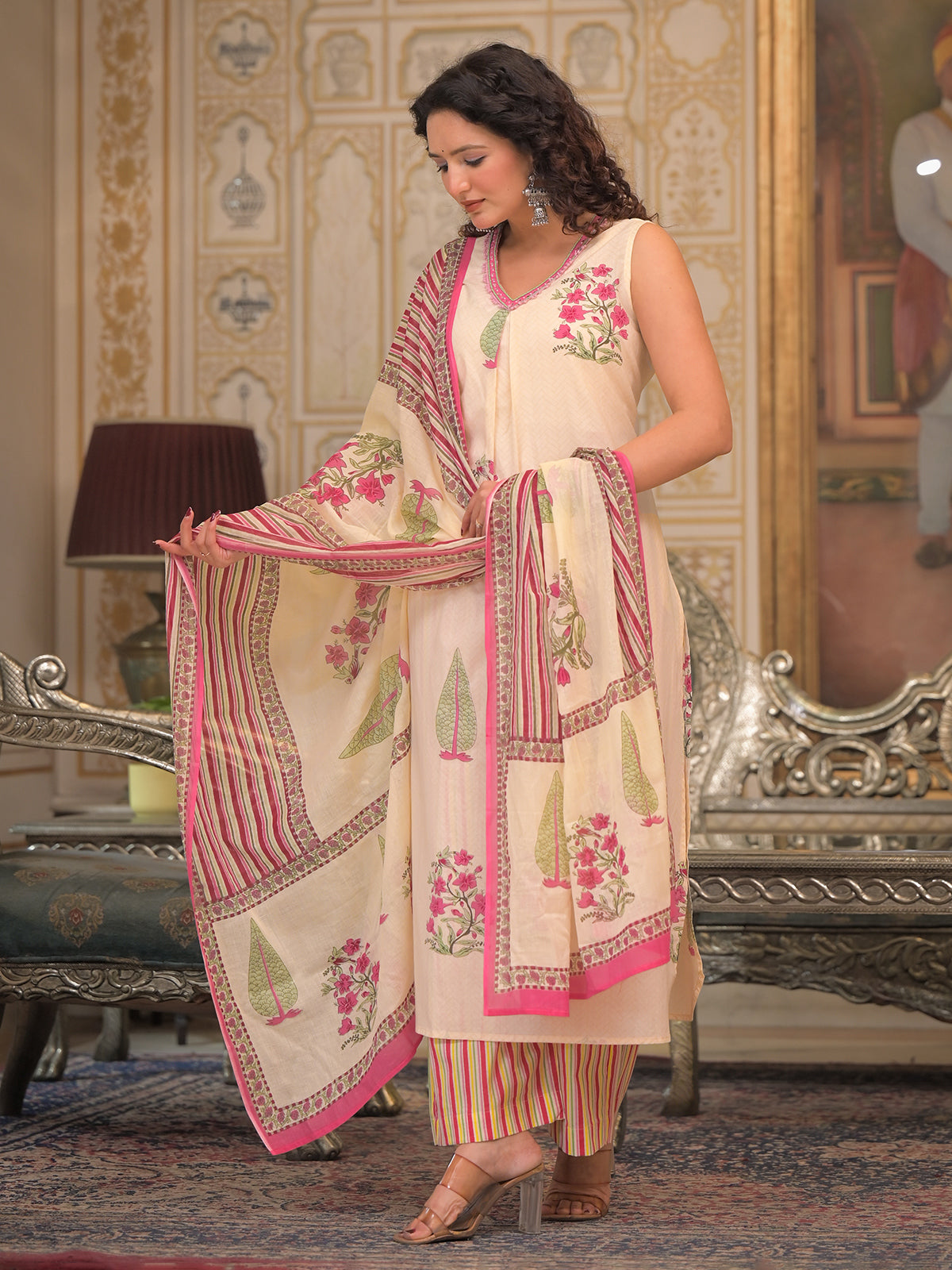 Off white sleeveless cotton kurti set with dupatta