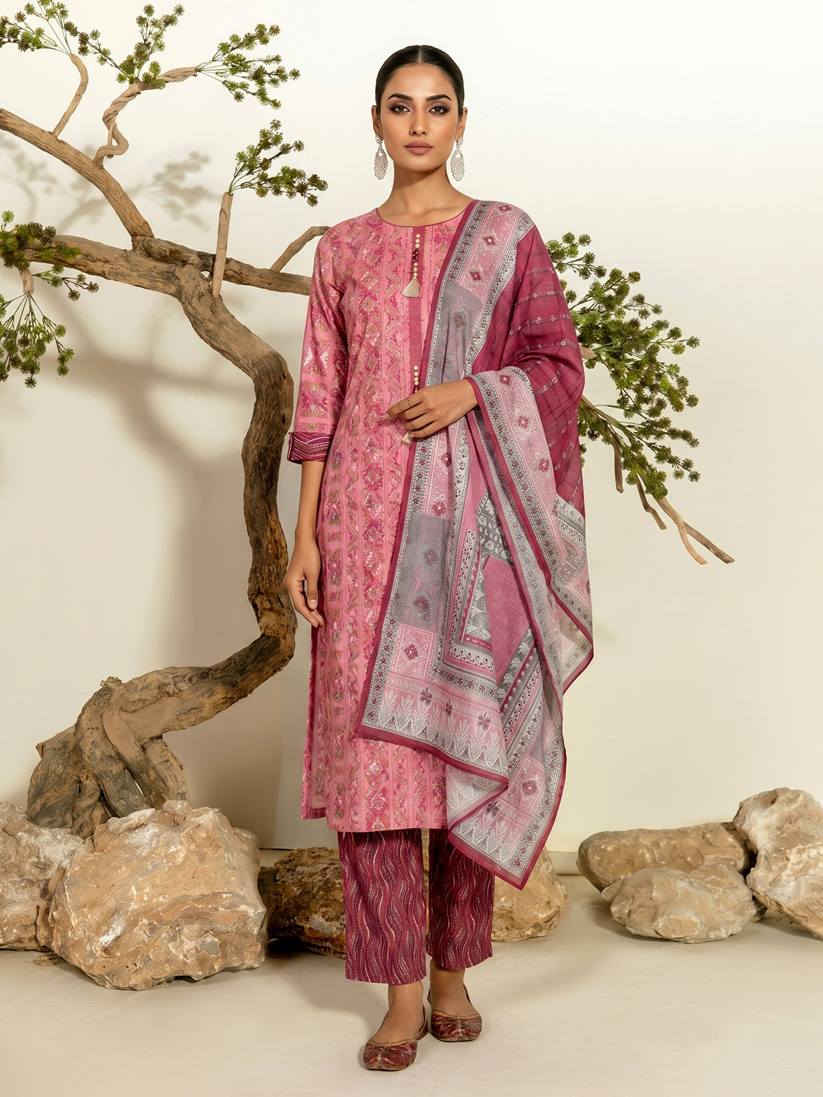 Pink cotton ethnic printed kurti set with tassel accents