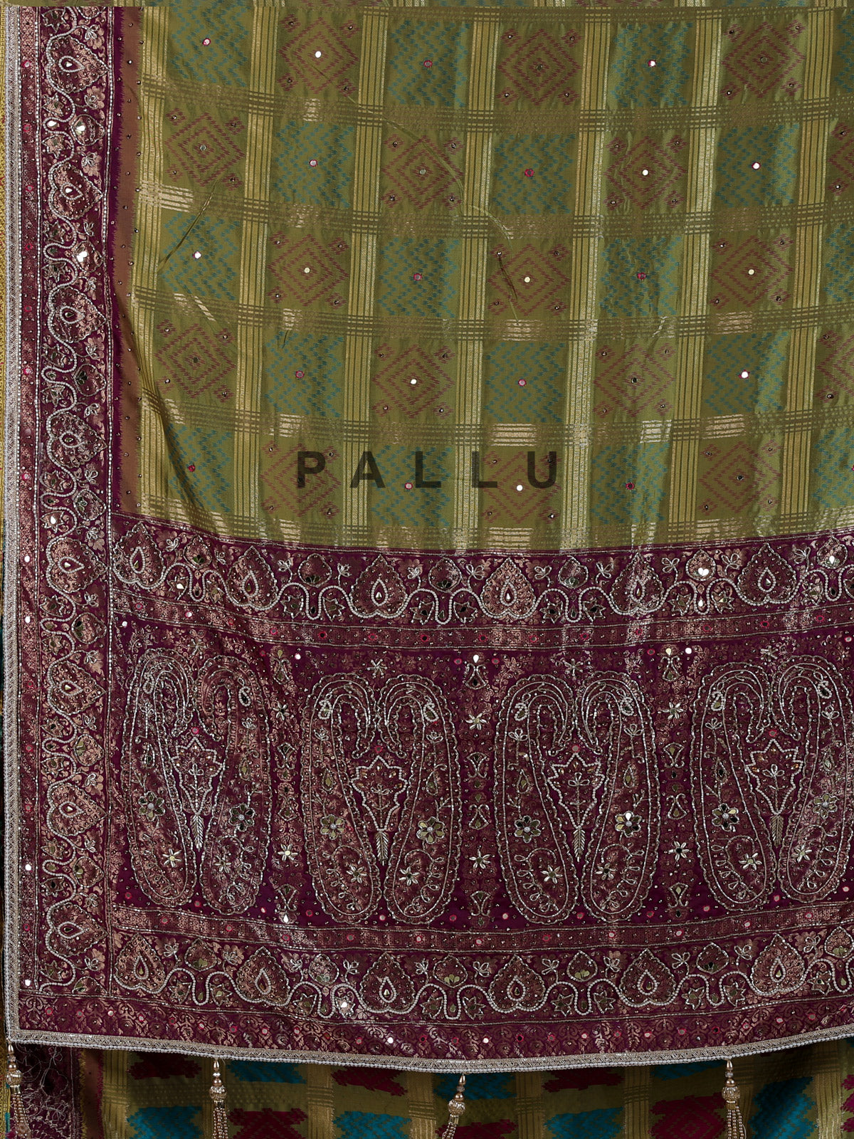 Mehendi green art silk saree with printed elegance