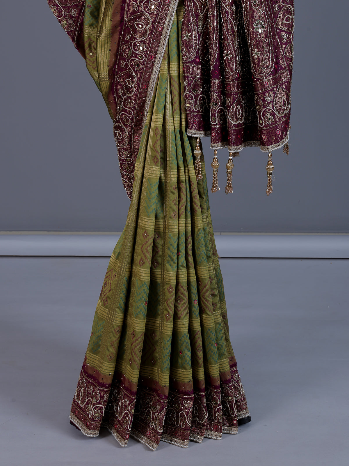 Mehendi green art silk saree with printed elegance