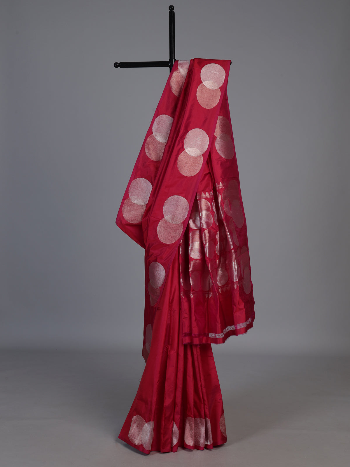 Rani pink soft silk saree with designer zari border pallu