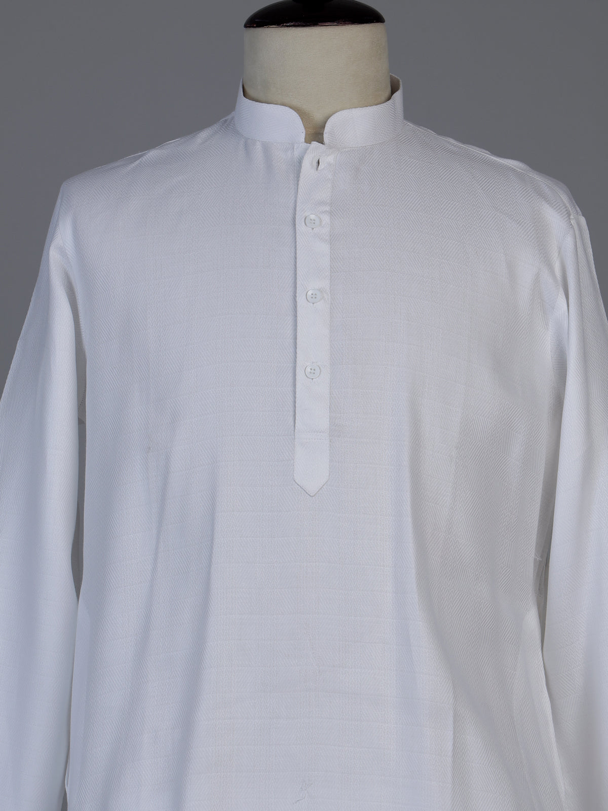 Elegant white cotton blend thread work kurta set for men