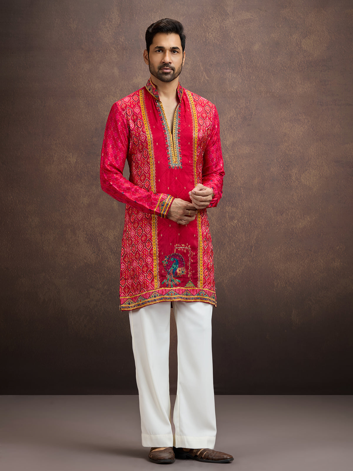 Red bandhani embroidered kurta pajama for men