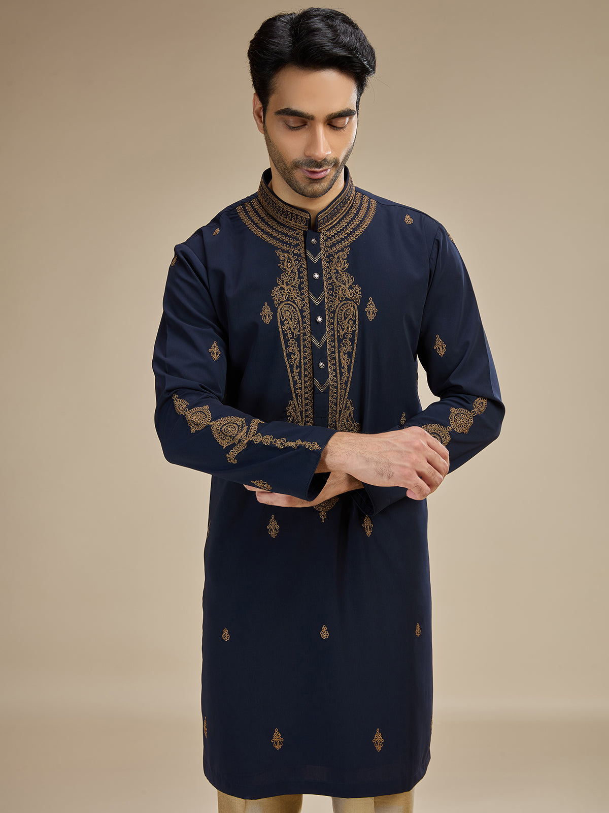 Navy blue men mughal jaal embroidered kurta suit