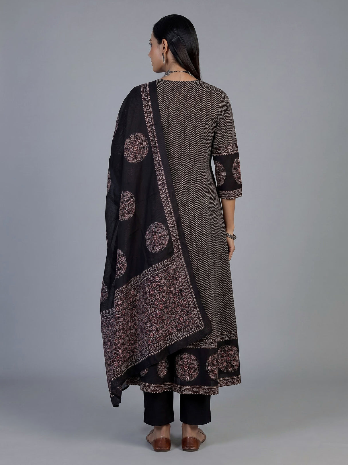 Black cotton blend embellished printed kurti set