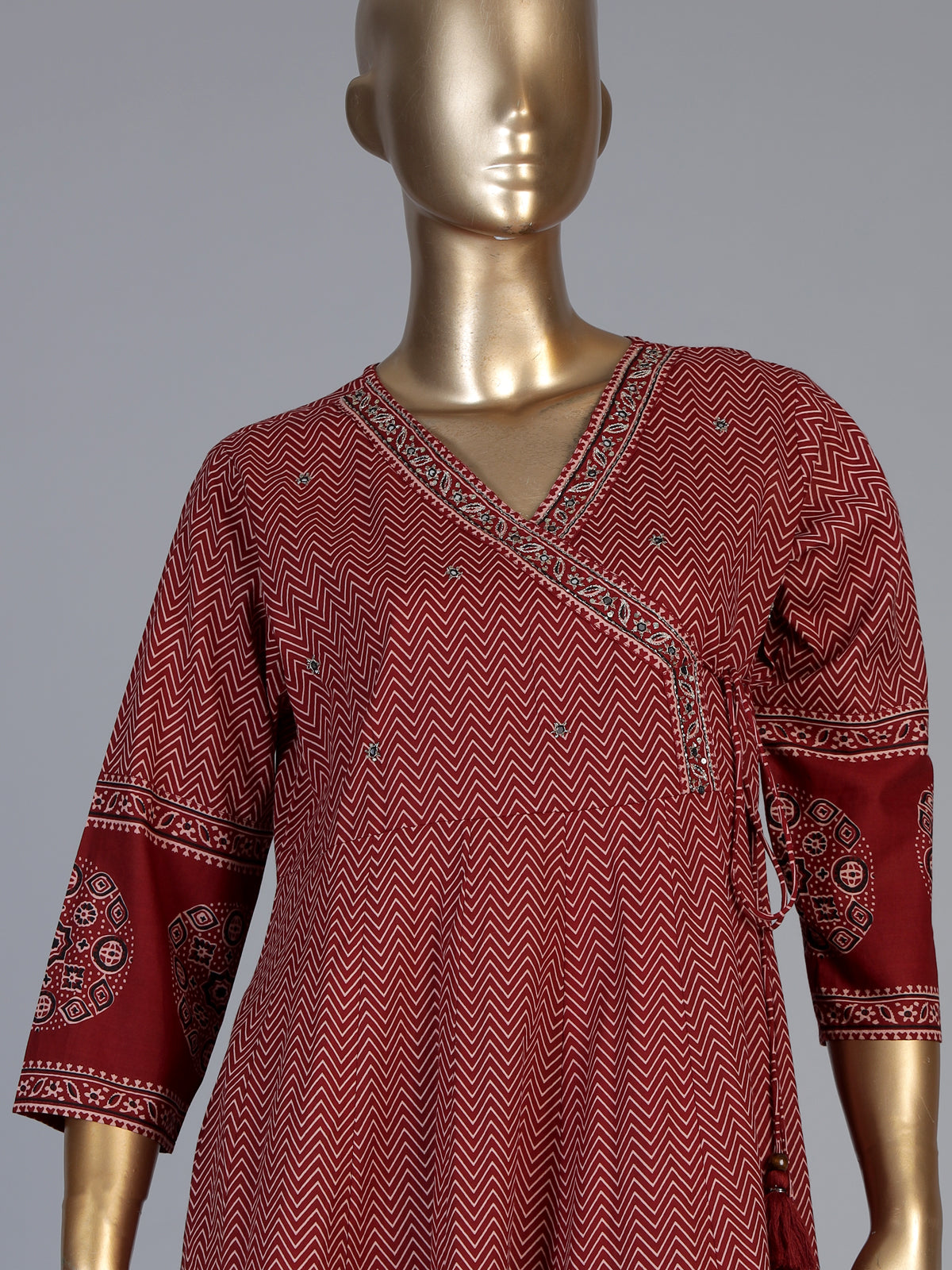 Red cotton blend embellished printed kurti set