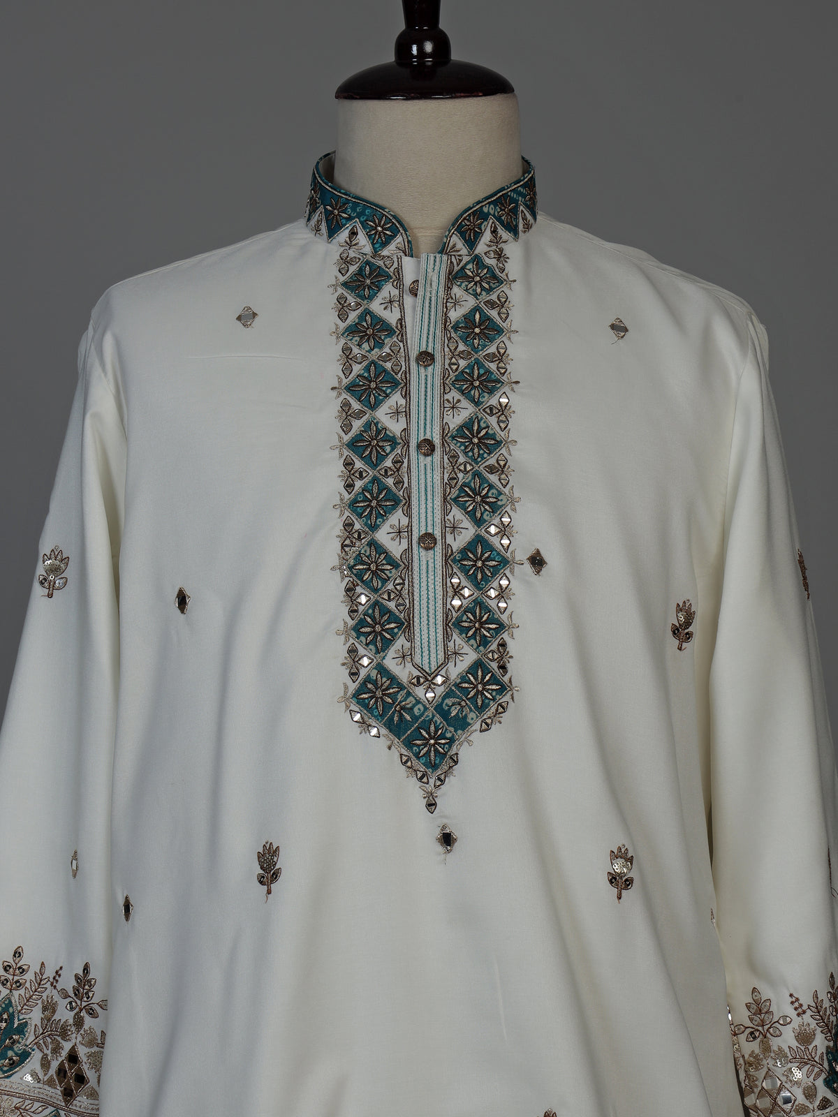 Ivory-white raw silk blend men kurta suit with teal bandhani stole