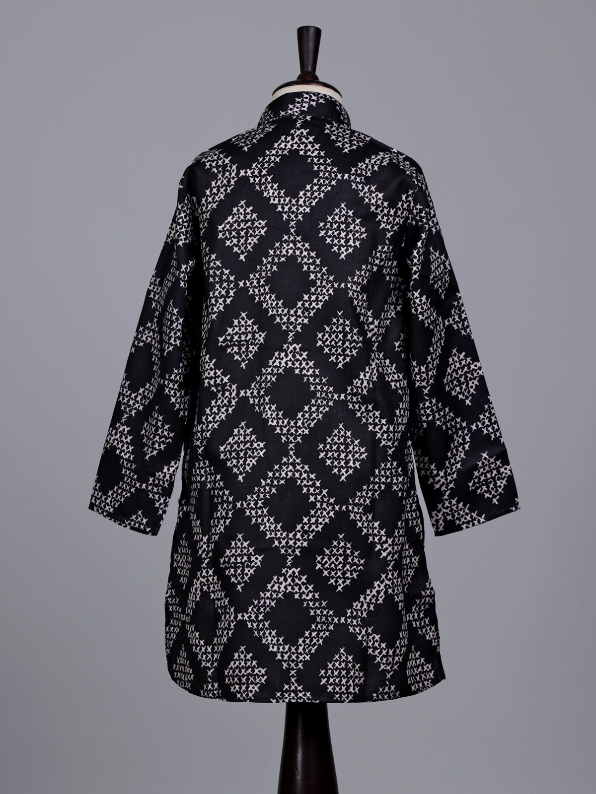 Black boys cotton kurta suit with contemporary printed detailing