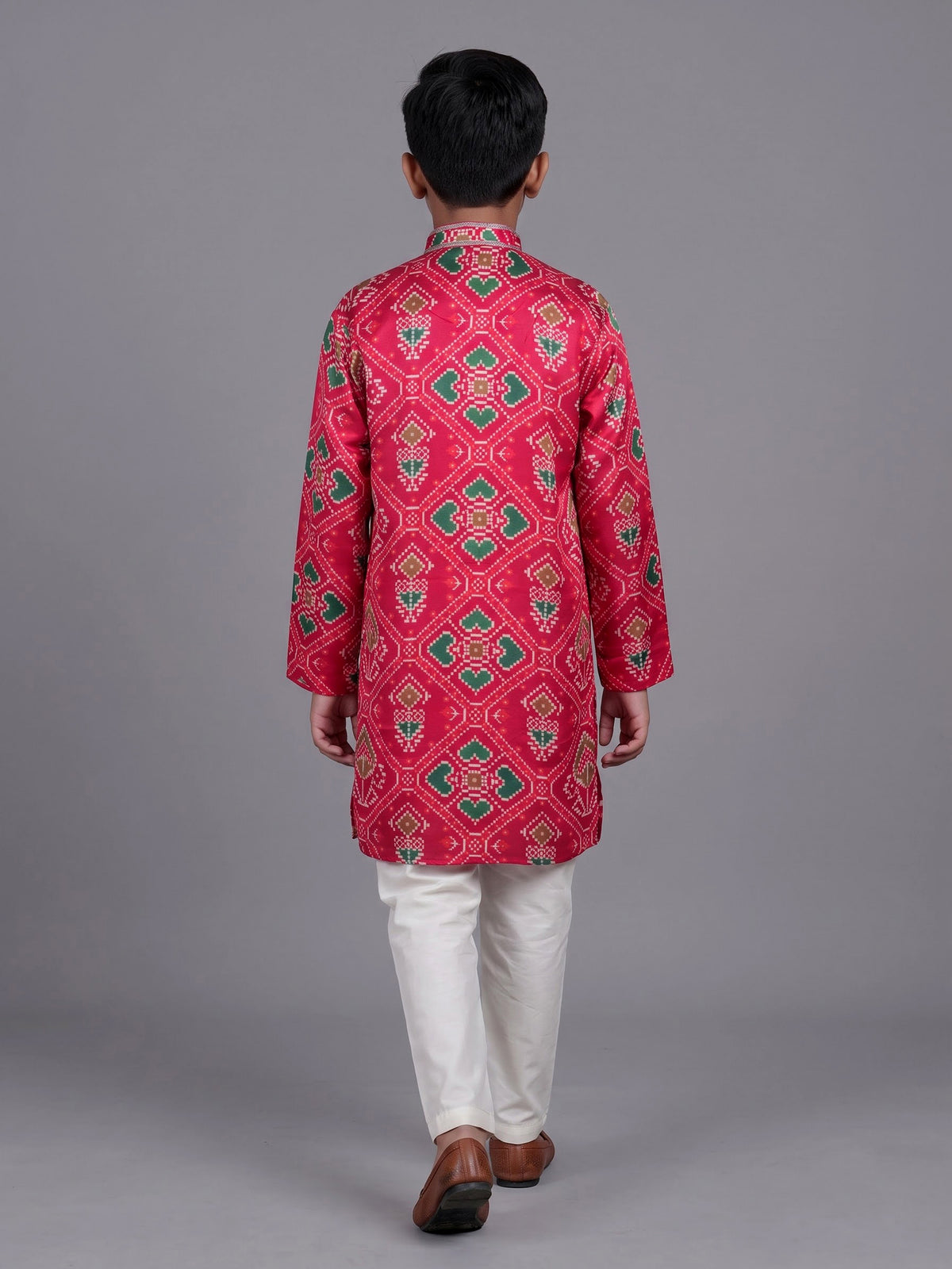 Rani pink boys Patola kurta suit with traditional printed design