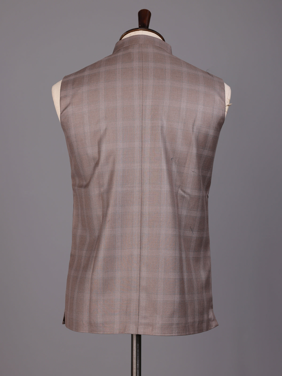 Beige windowpane textured waistcoat with satin pocket square for mens