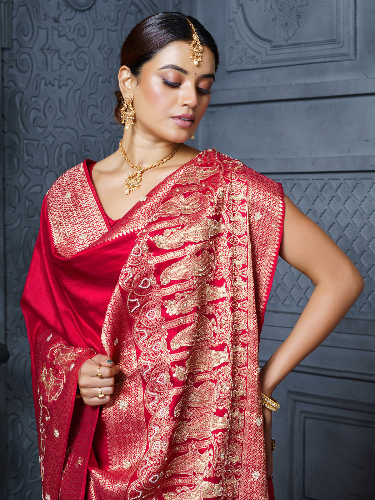 Red bridal procession heritage dola silk saree for women