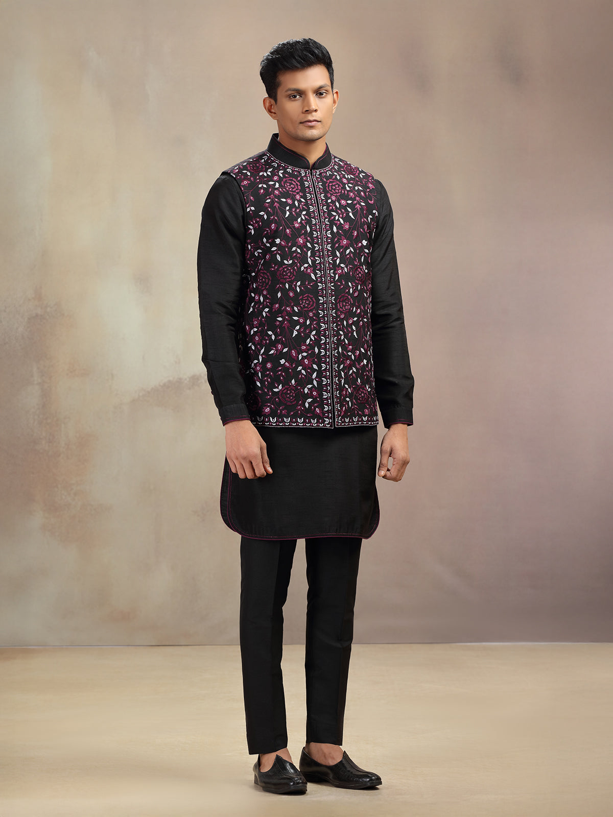 Black cotton waistcoat set with embroidery