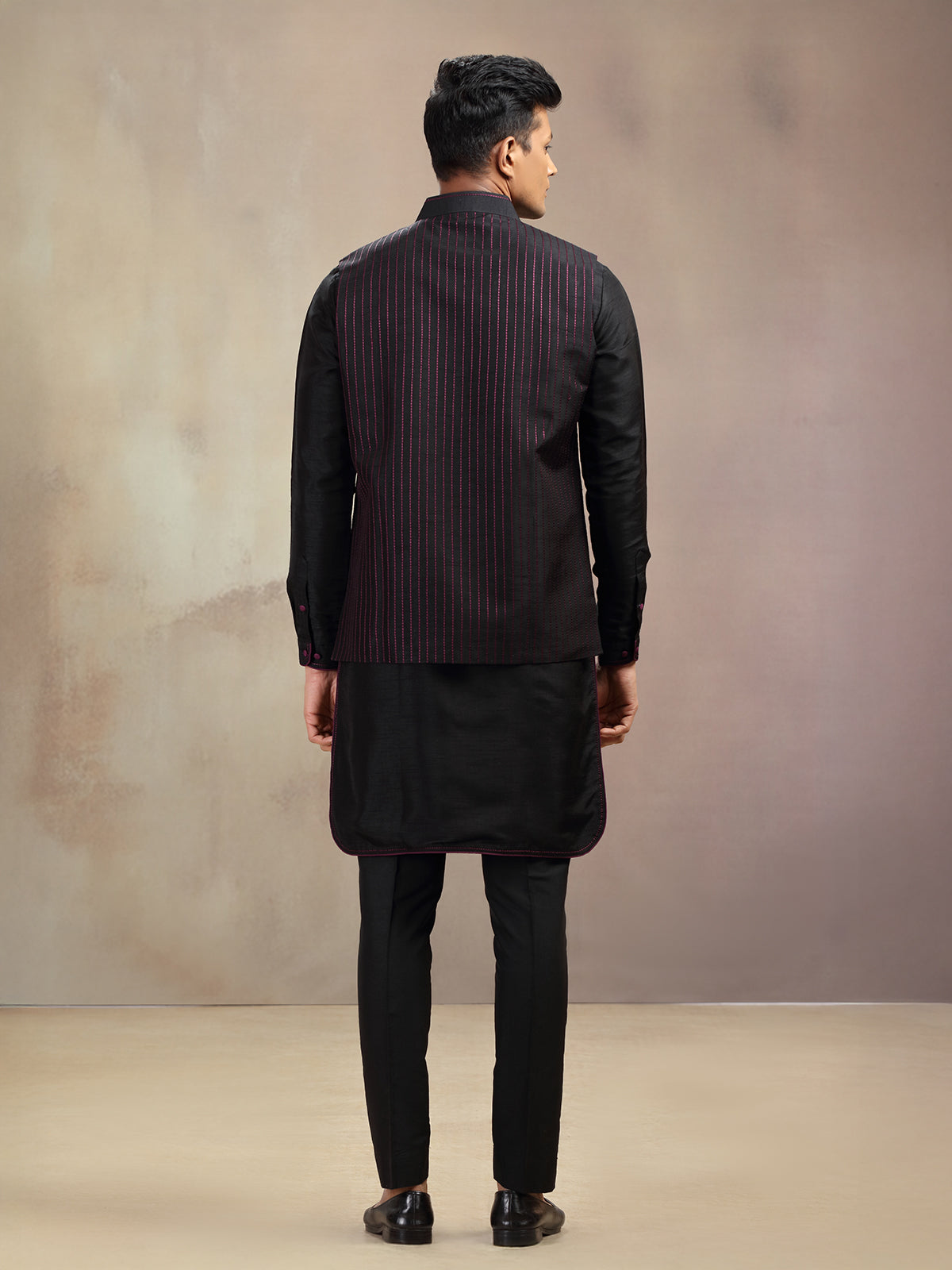 Black cotton waistcoat set with embroidery