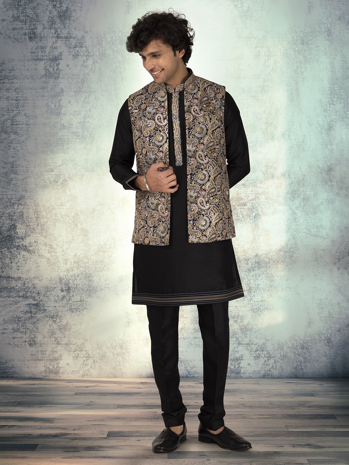 Black silk waistcoat set with embroidery weaving