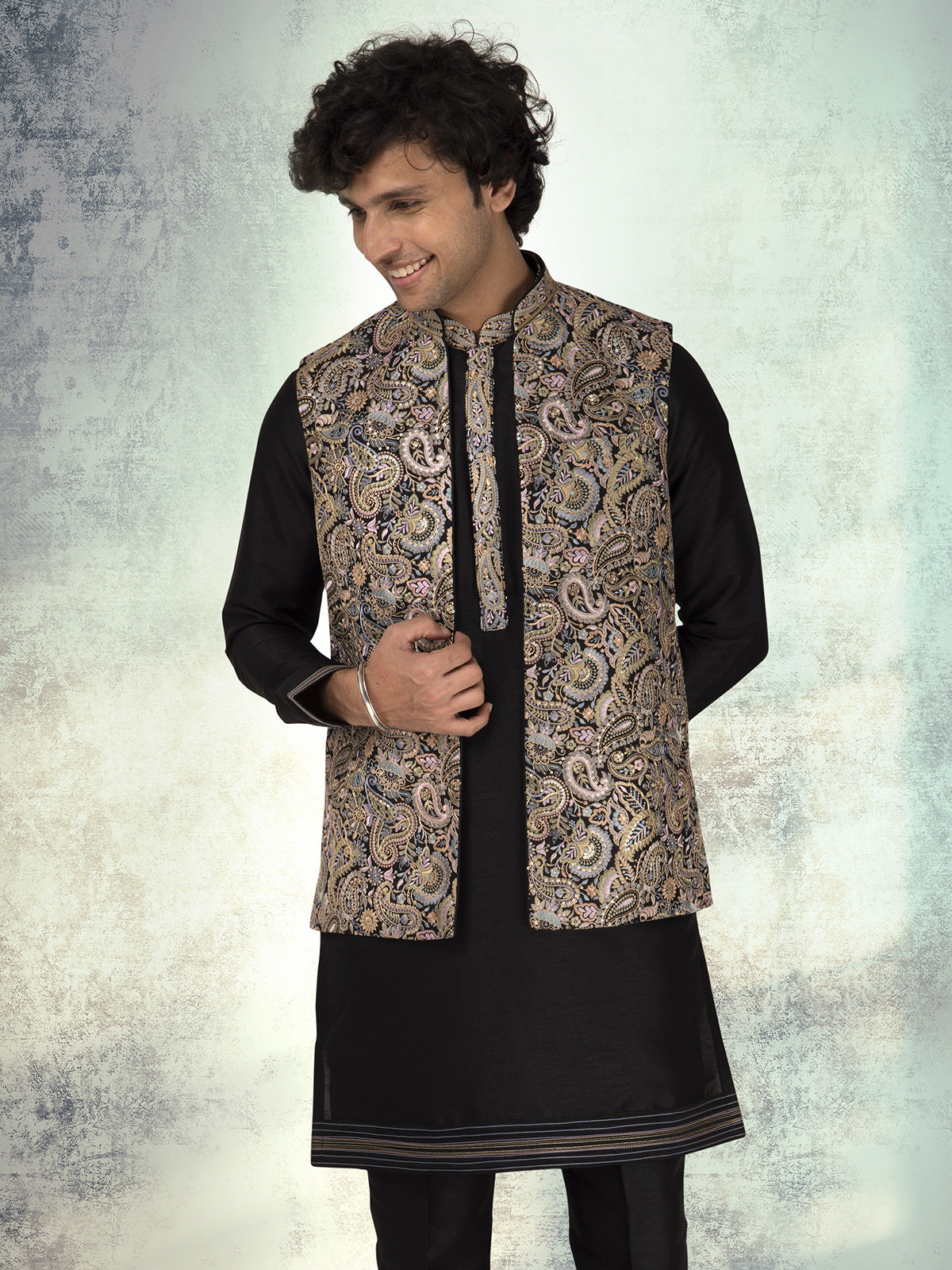 Black silk waistcoat set with embroidery weaving