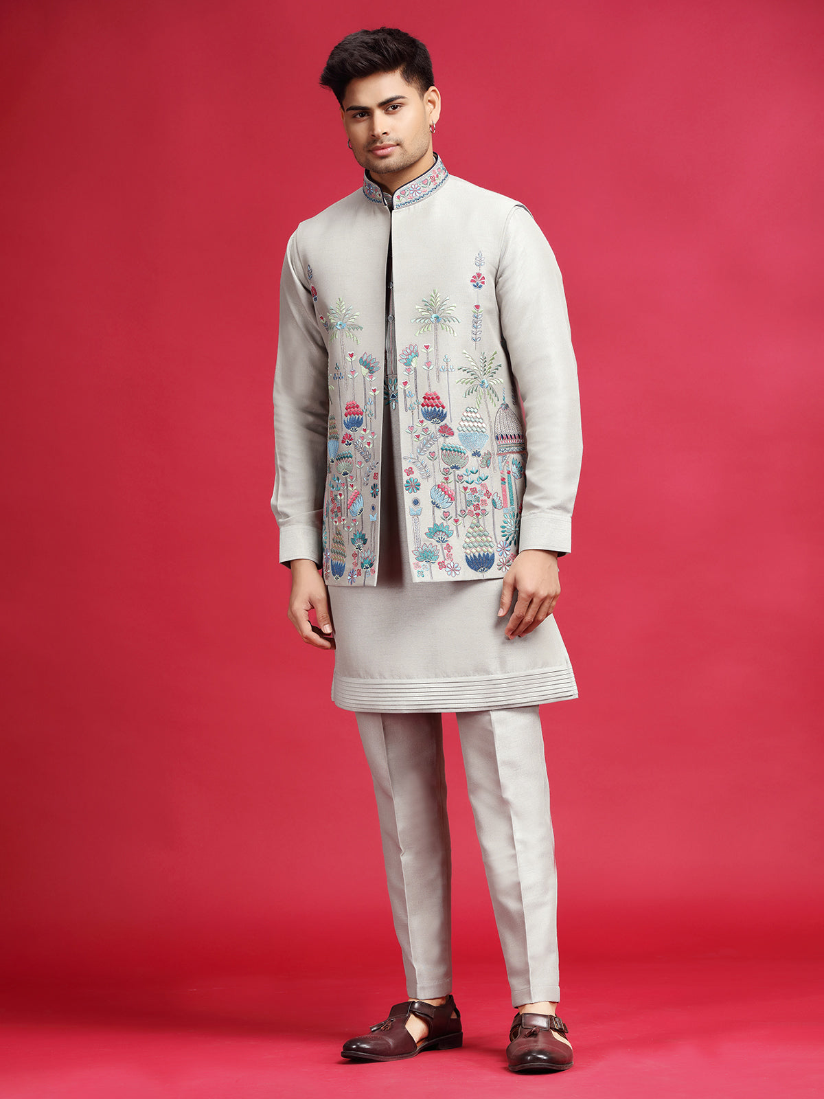 Grey silk waistcoat set with attractive embroidery