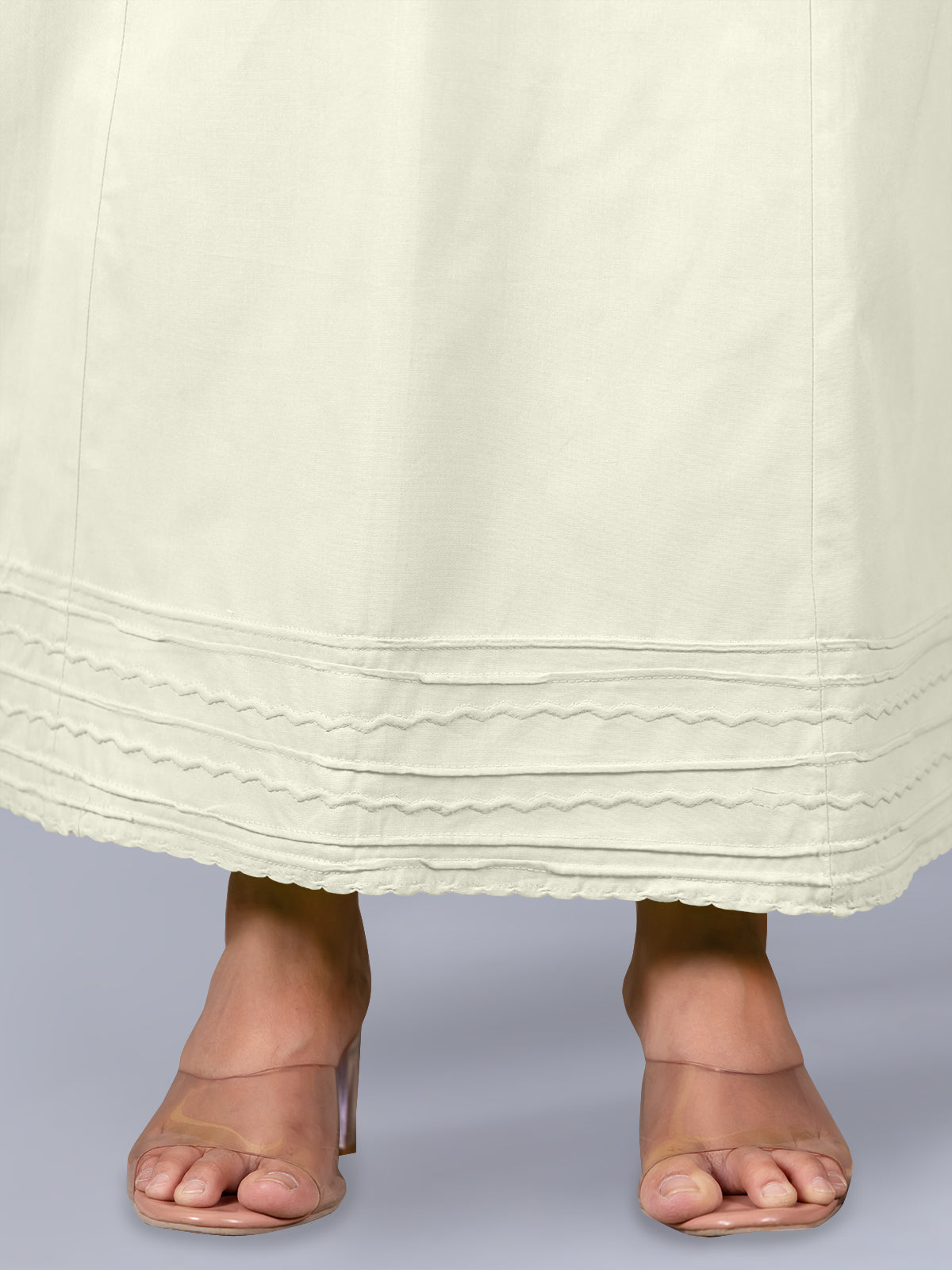 Off-white cotton plain saree petticot