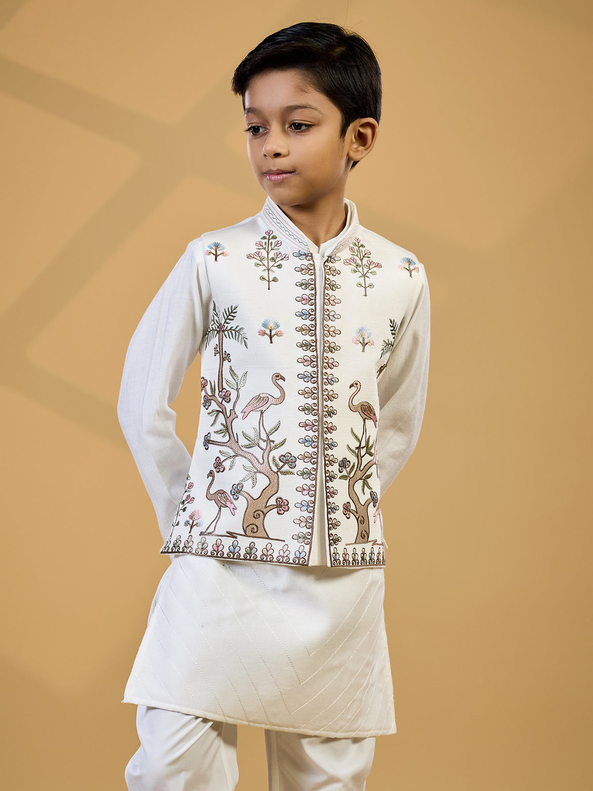 Off white cotton waistcoat set with elegant embroidery