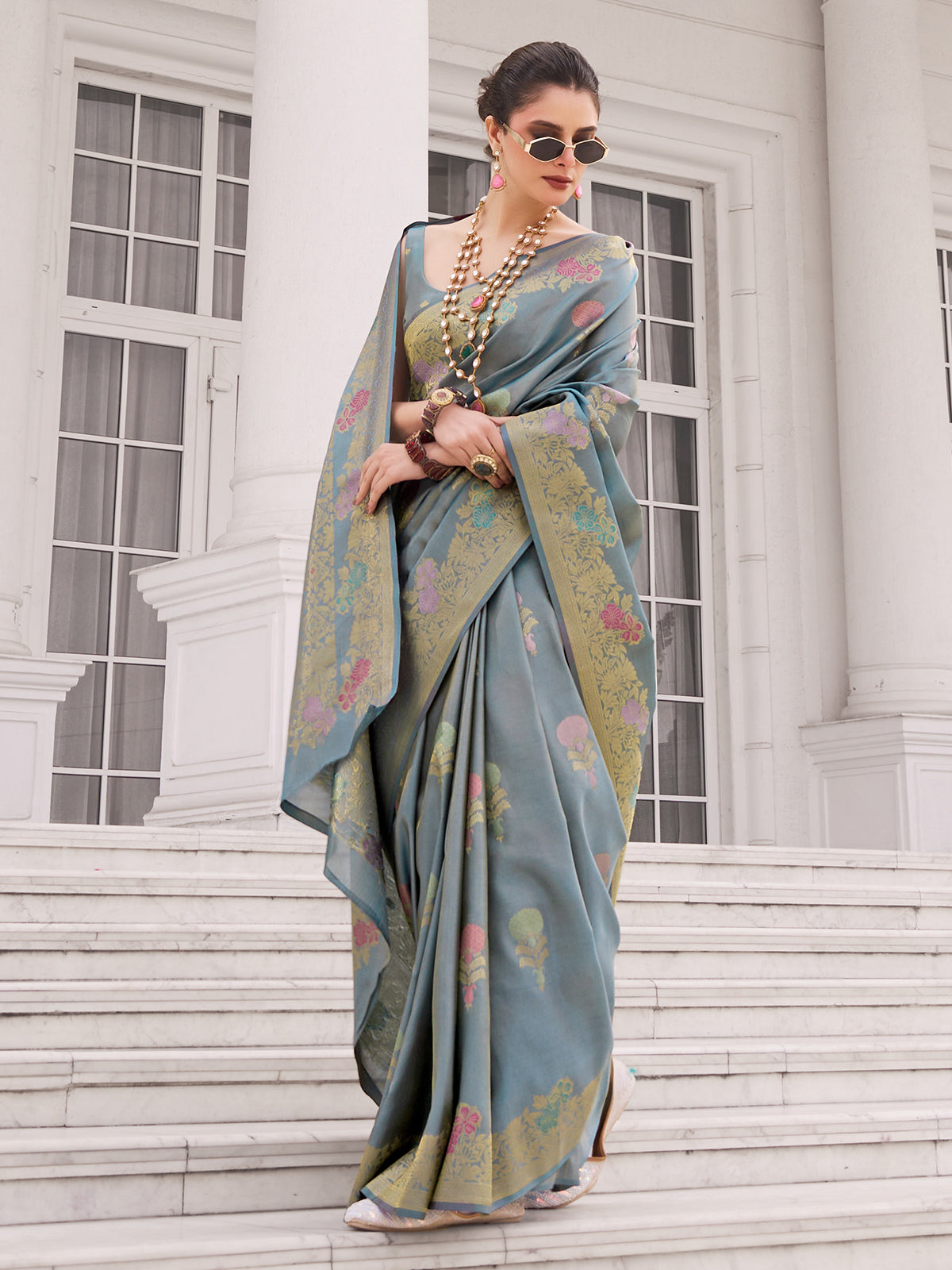 Blue kurra silk saree for festive celebration
