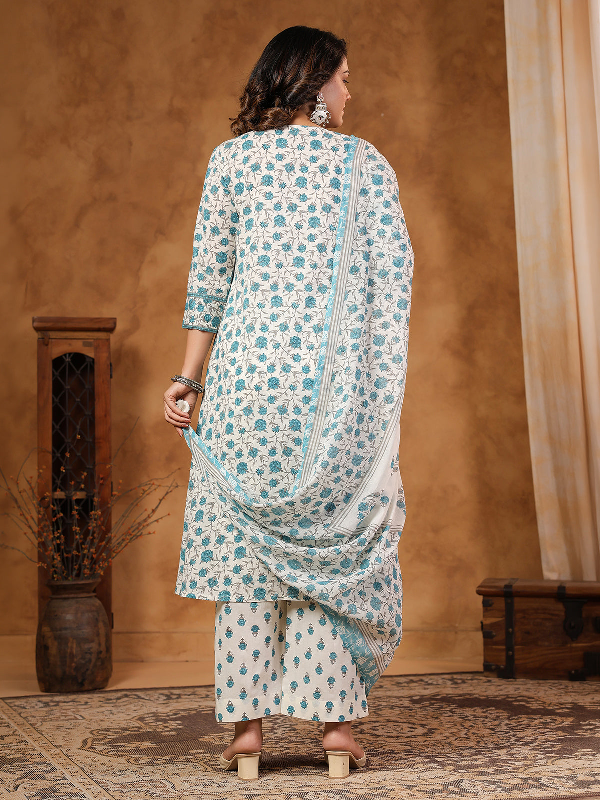 Off-white cotton kurti set with blue print