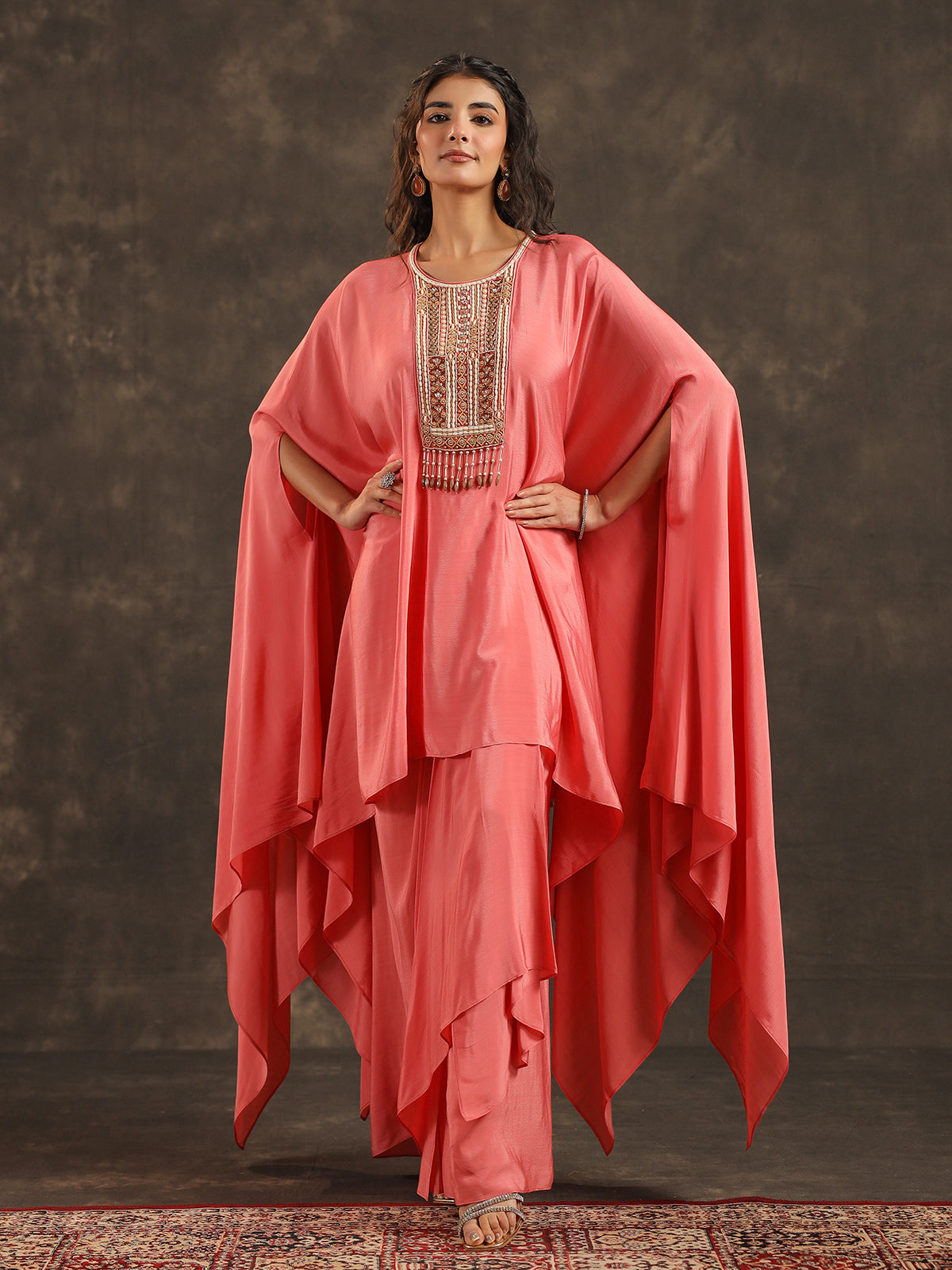 Pink viscose crepe kaftan suit with delicate sequin detailing