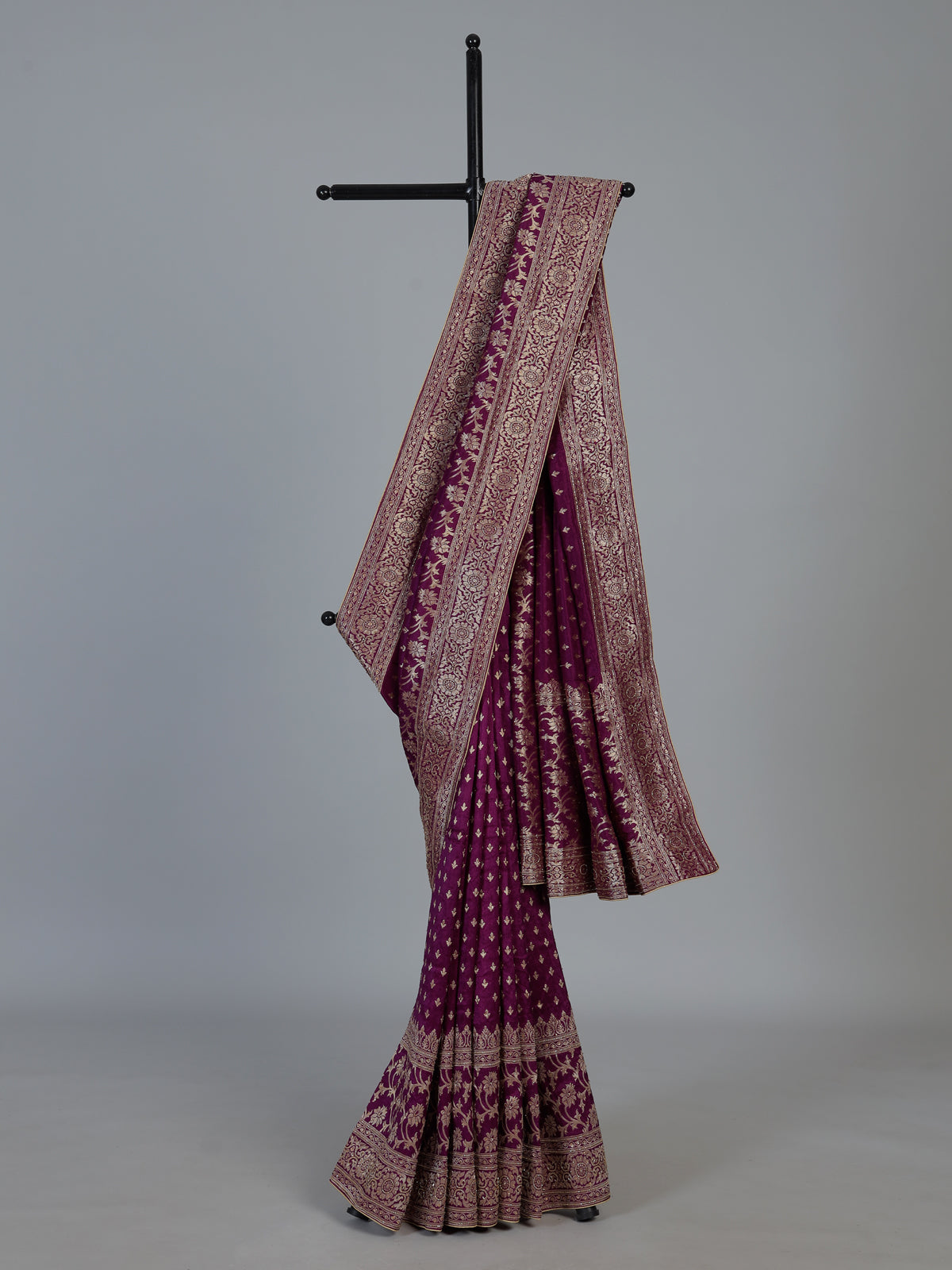 Purple woven dola silk wedding saree with elegance