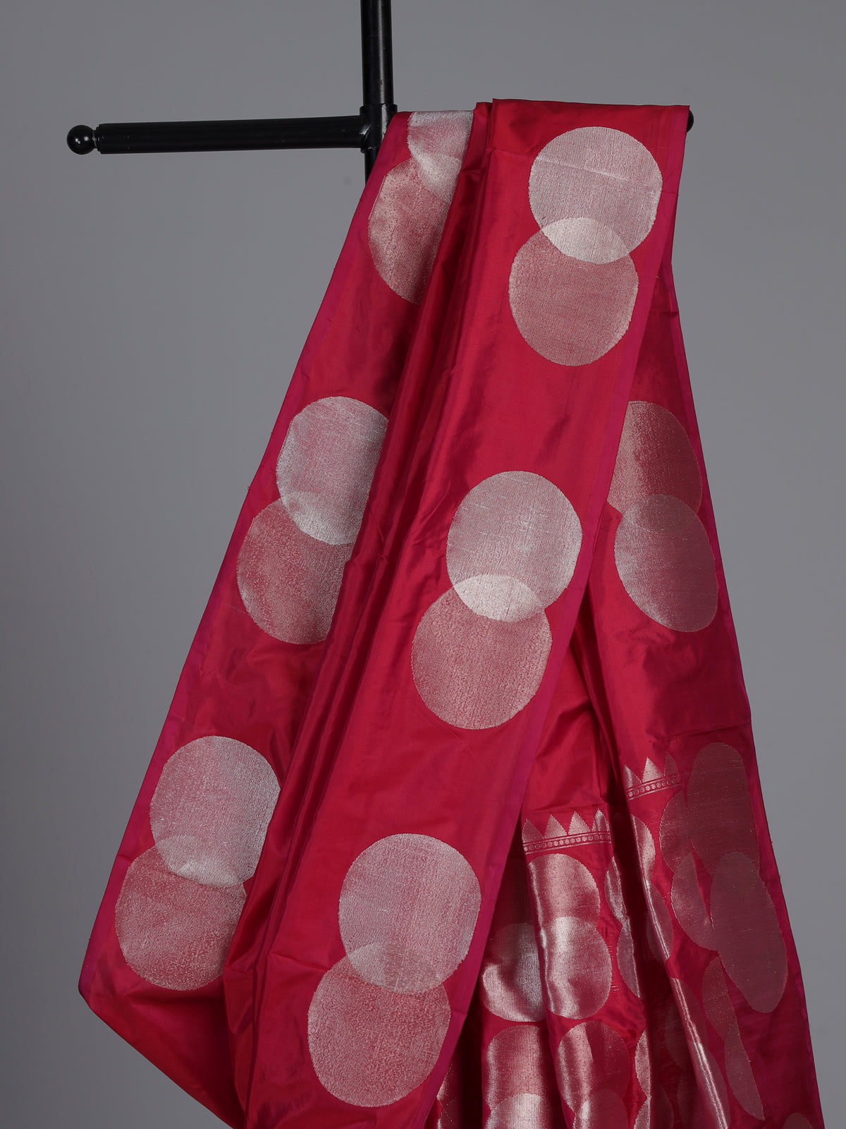 Rani pink soft silk saree with designer zari border pallu