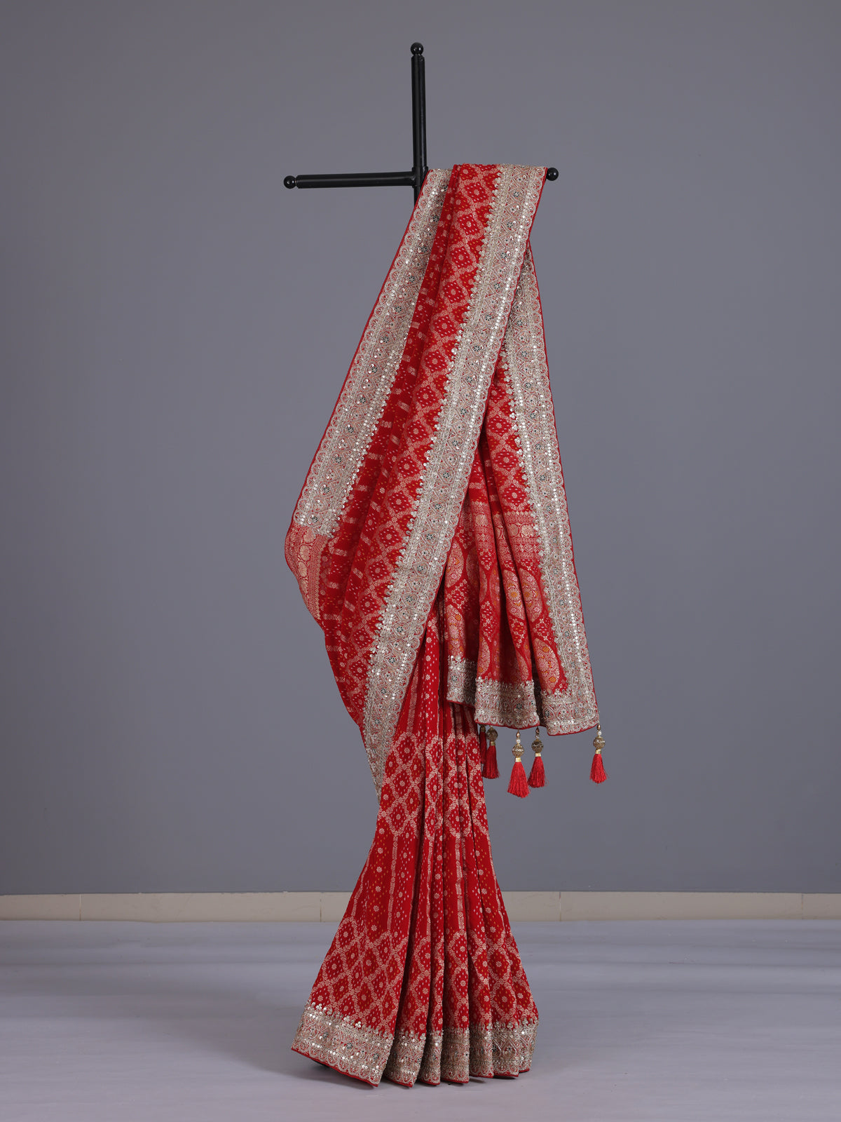 Red bandhani semi georgette saree with designer pallu