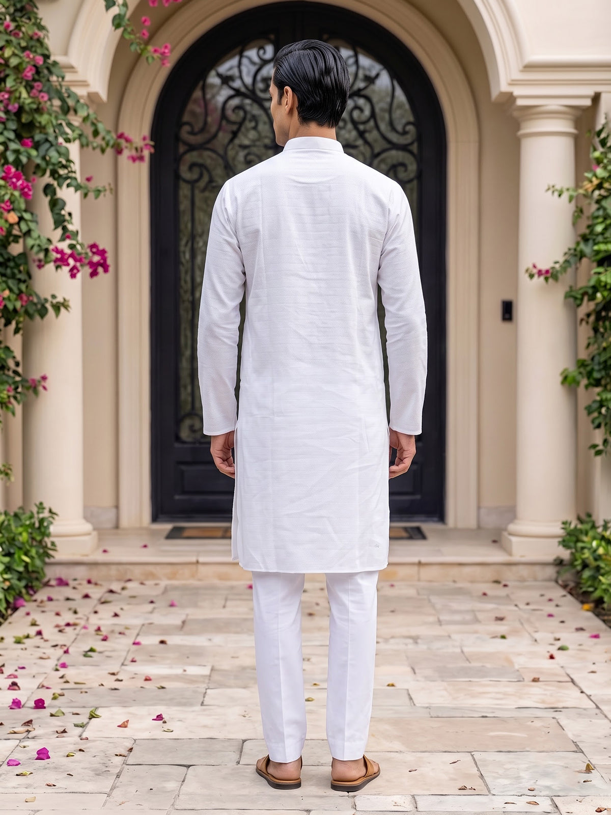 Elegant white cotton blend thread work kurta set for men