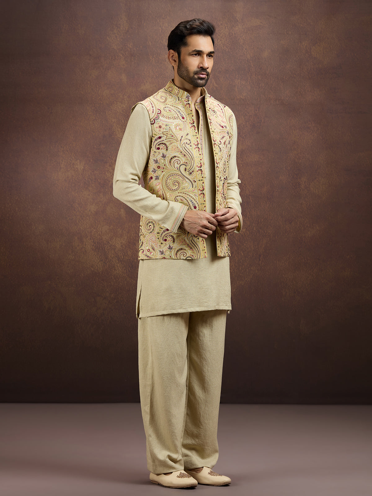 Light gold luxury embroidered silk waistcoat set