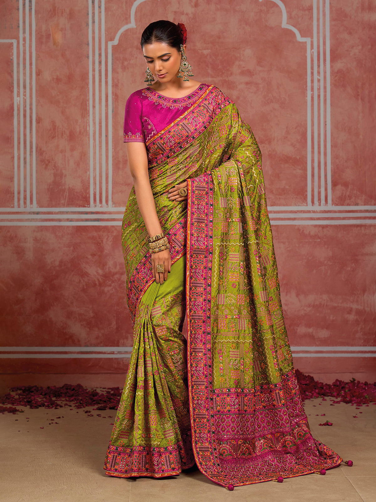 Light green shana silk graceful saree with unstitched blouse