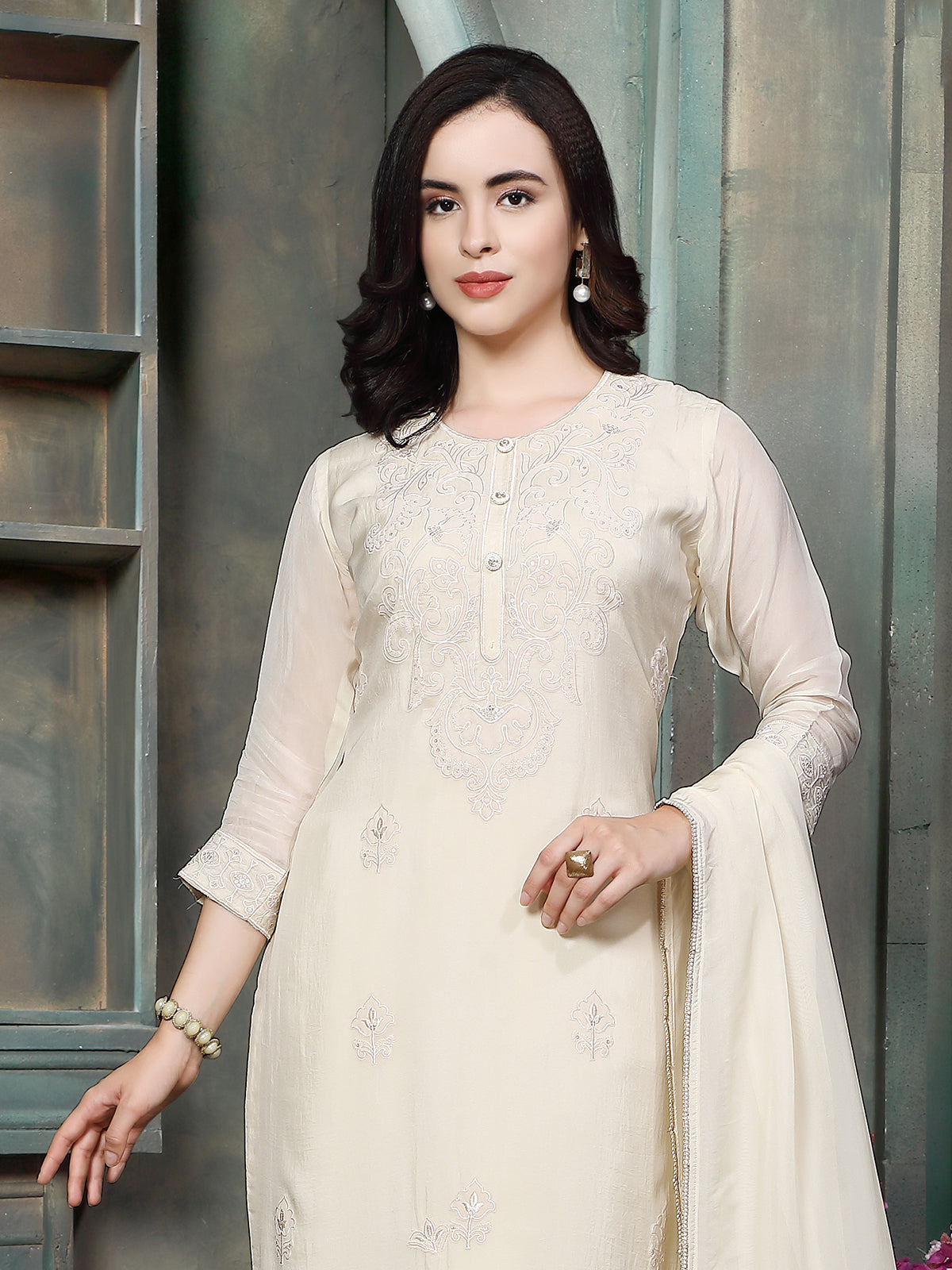 Cream chanderi silk women floral embroidered kurti set