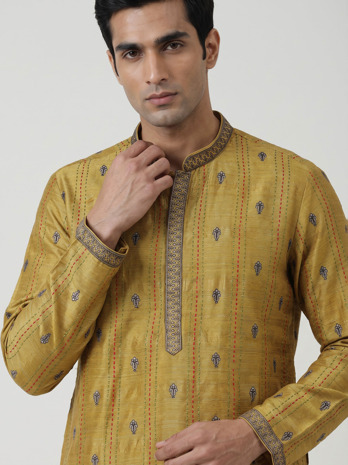 Gold silk blend kurta suit with embroidery and threadwork for men