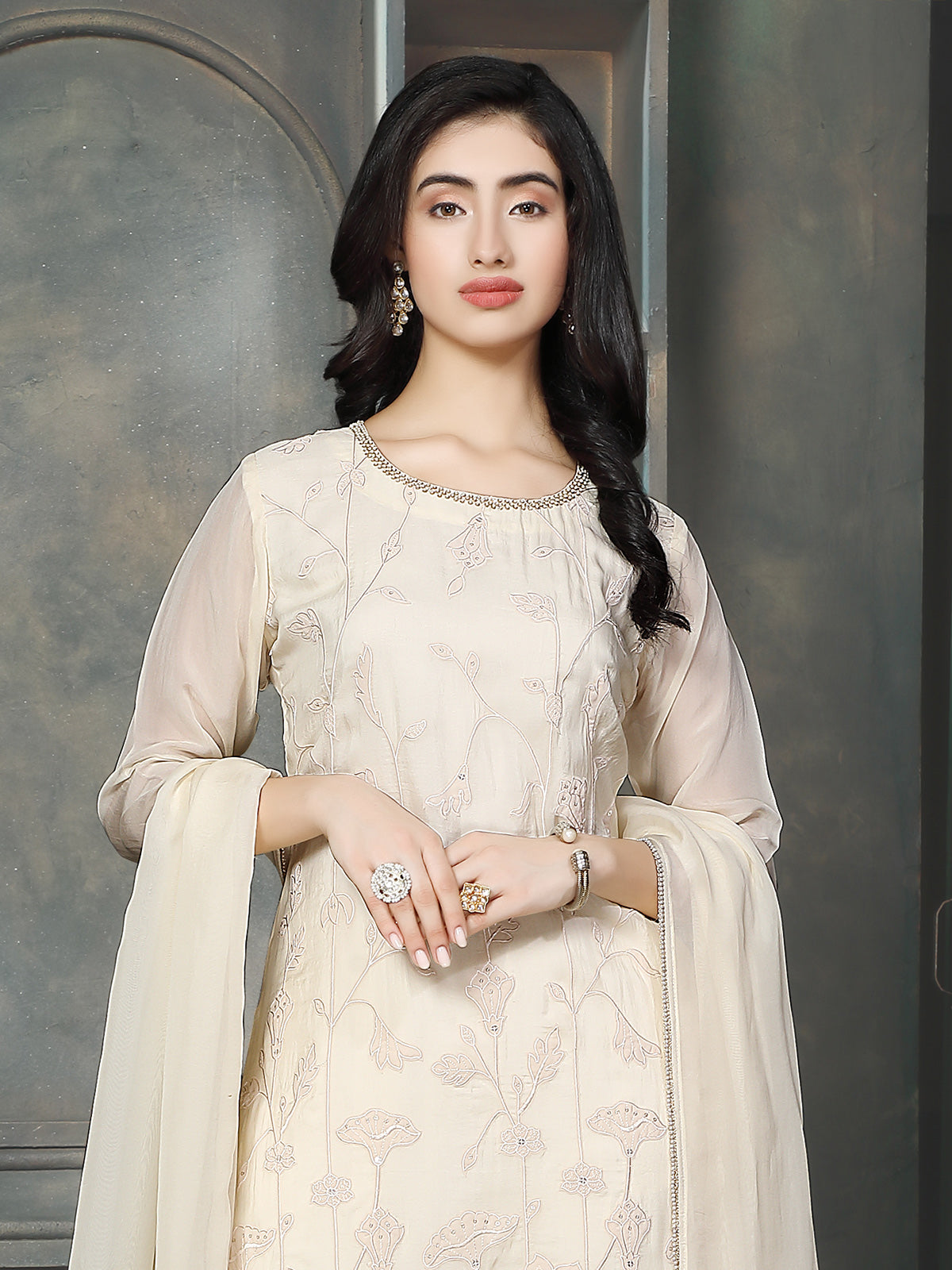 Cream floral embroidered women kurti set