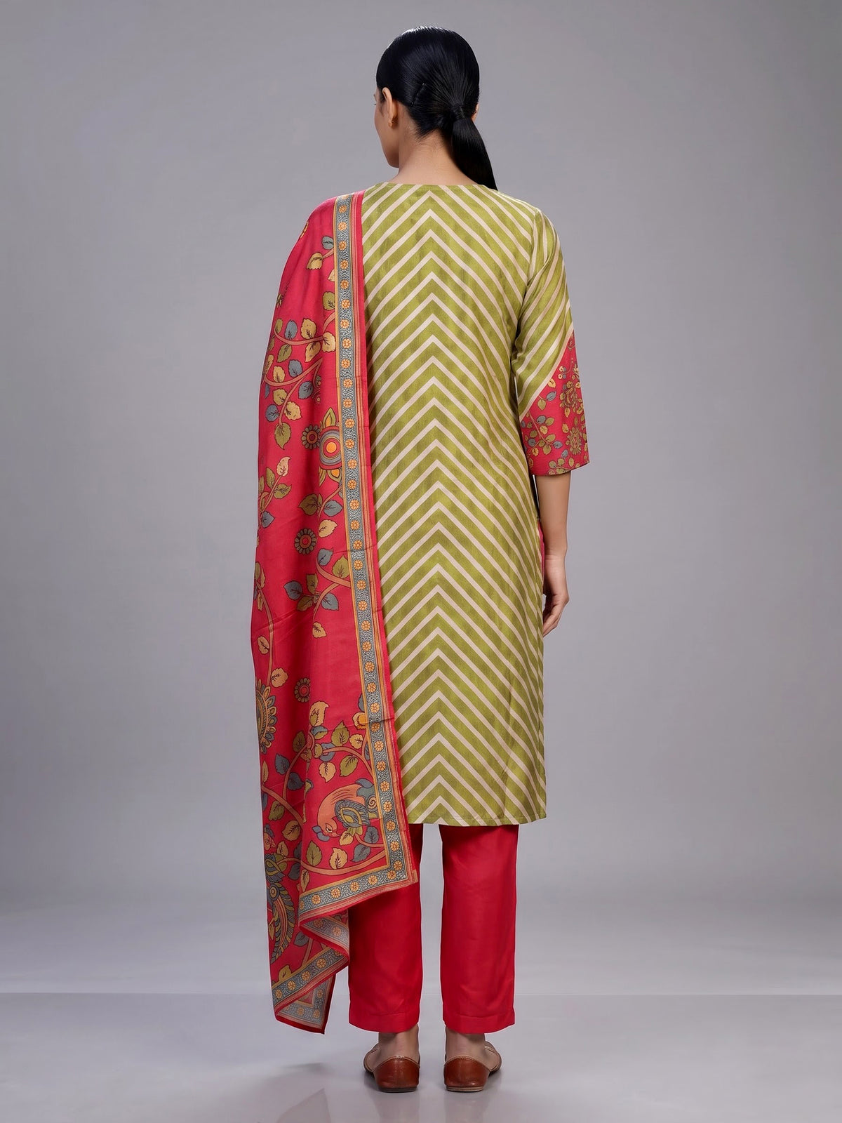 Elegant green silk blend kurti set with festive embellishments
