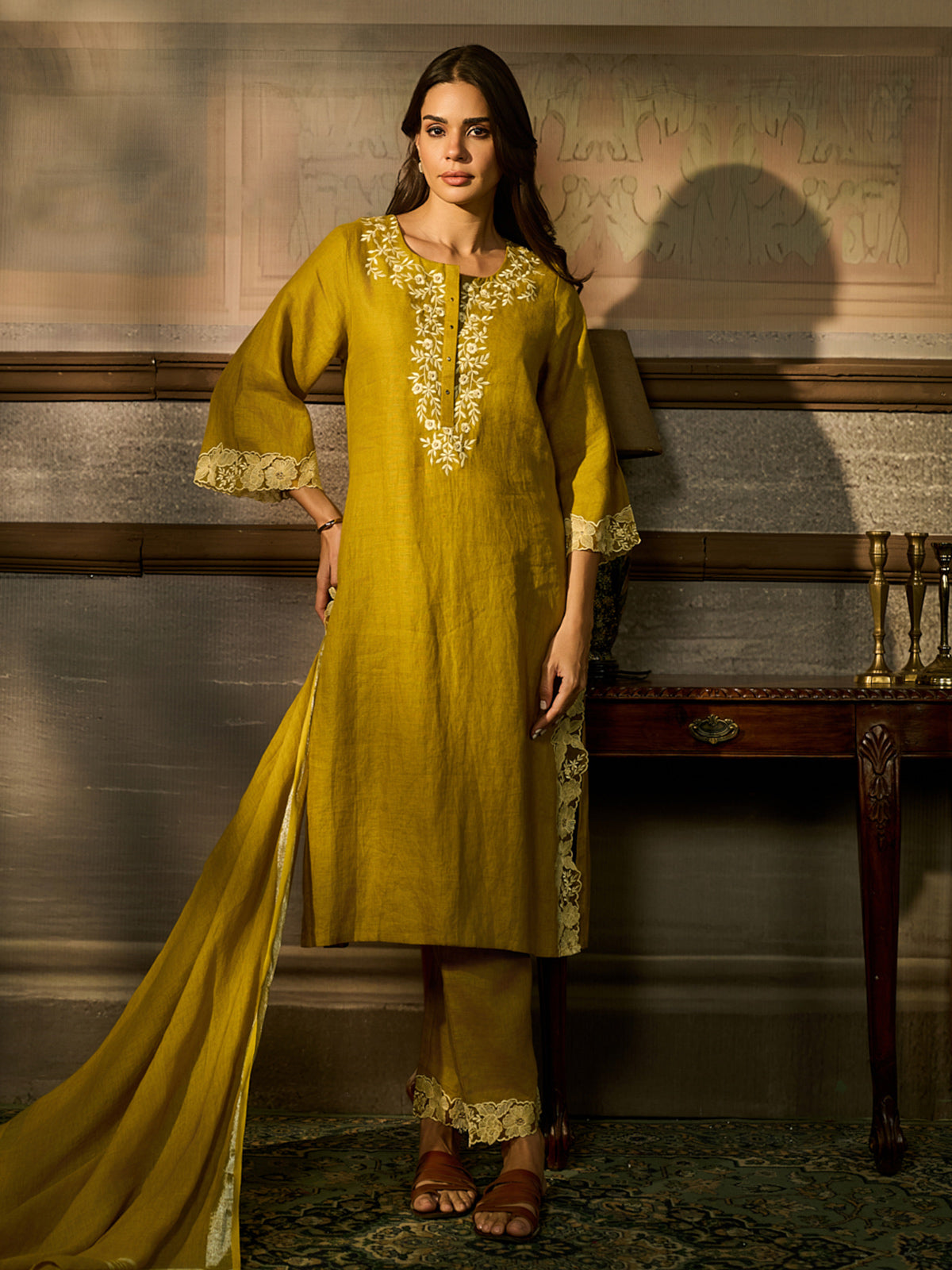 Mehendi green cotton blend women kurti set with embroidery