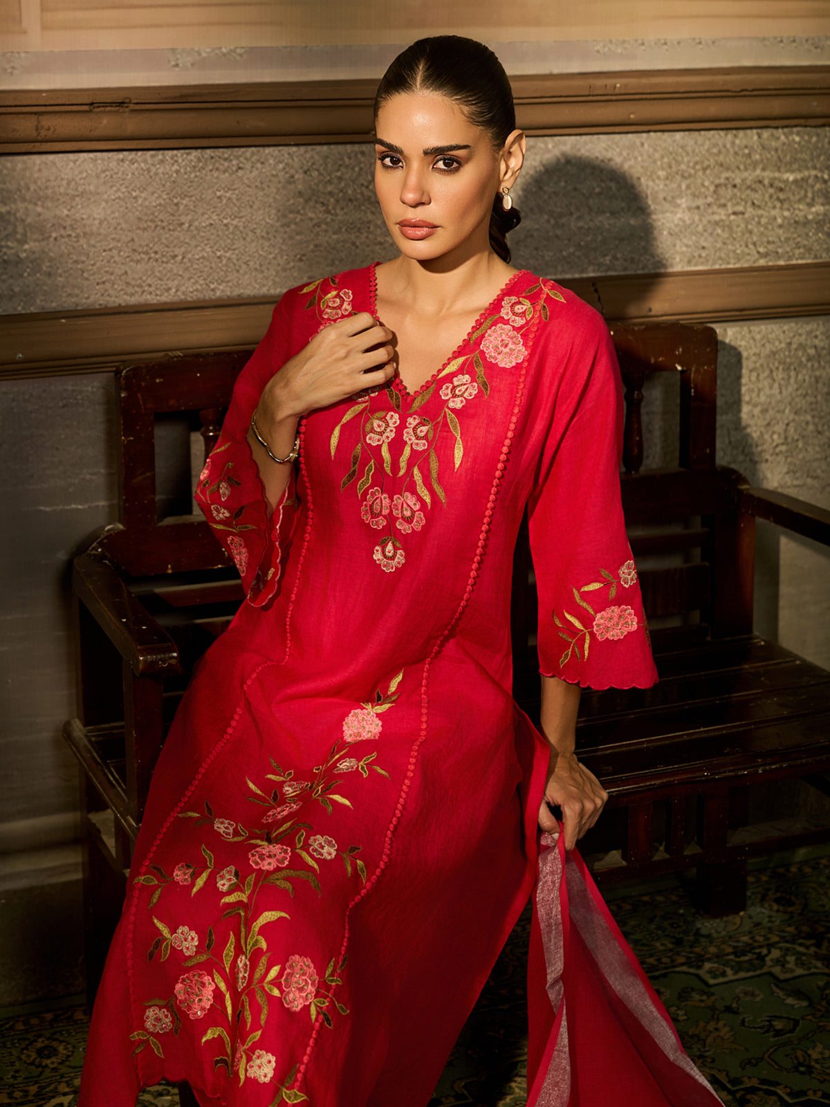Pink cotton blend women kurti set with parsi embroidery