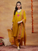 Yellow geometric printed women kurti set