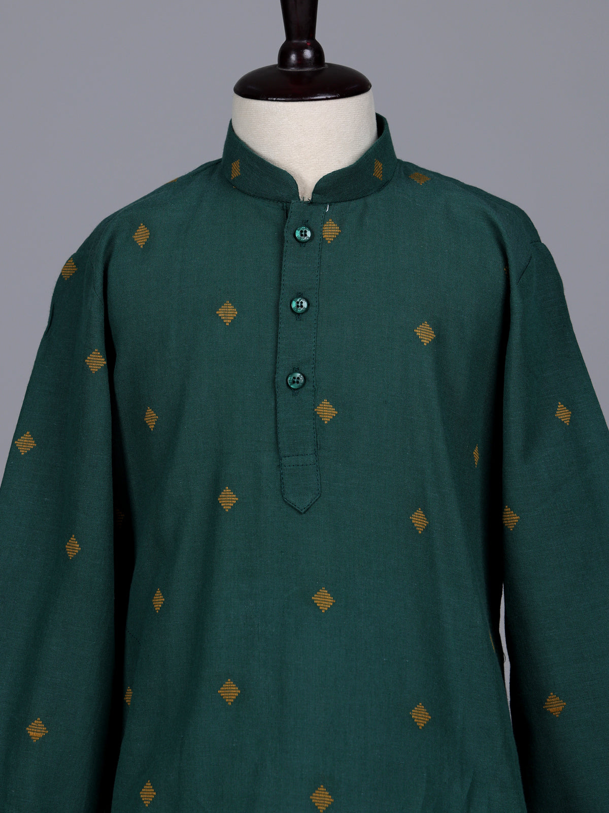 Bottle green boys cotton blend kurta suit with butti work