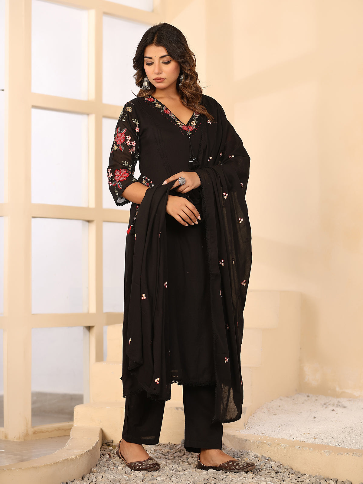 Black floral women kurti set
