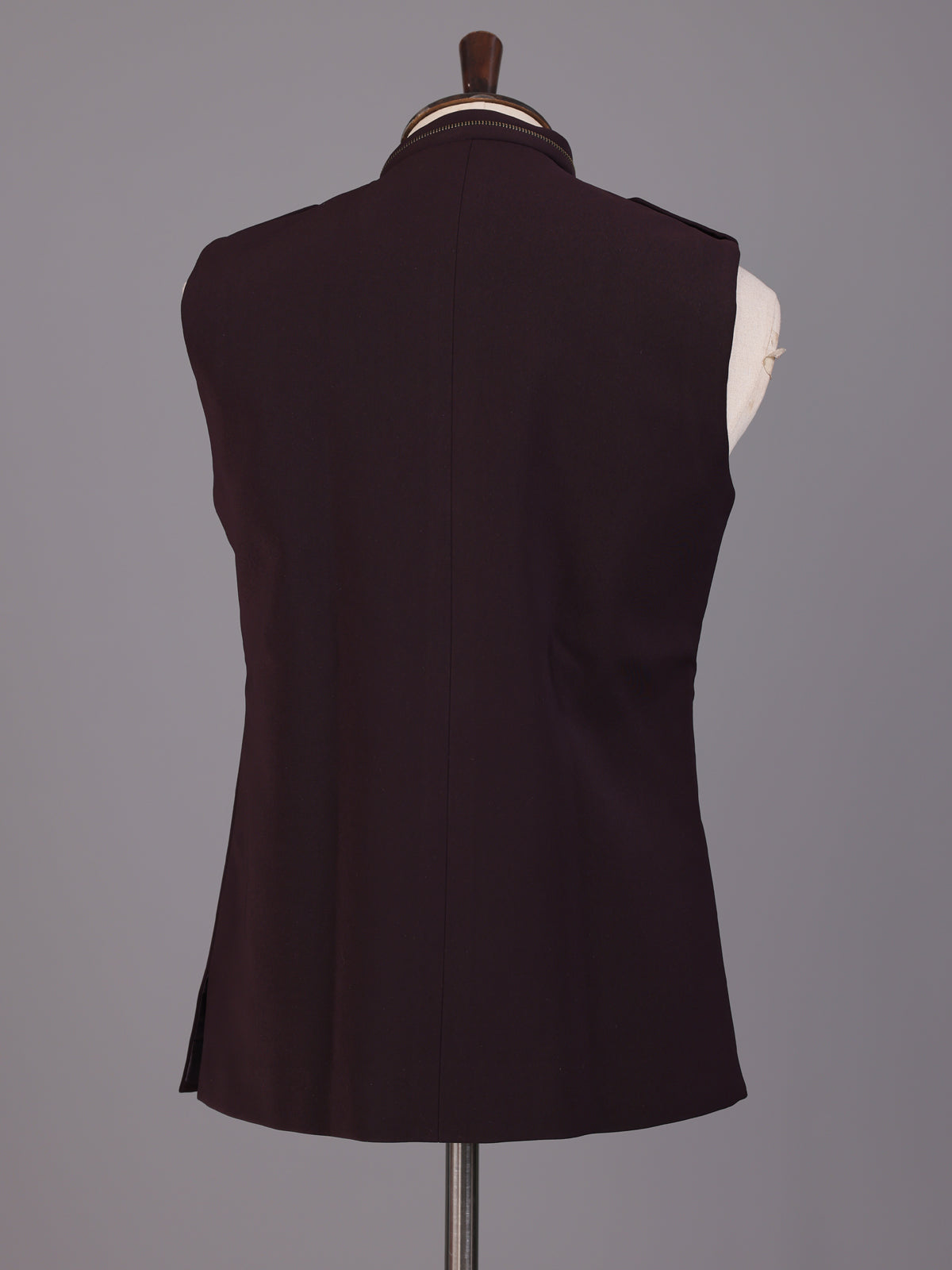 Wine premium waistcoat with crest pins and chain brooch for mens