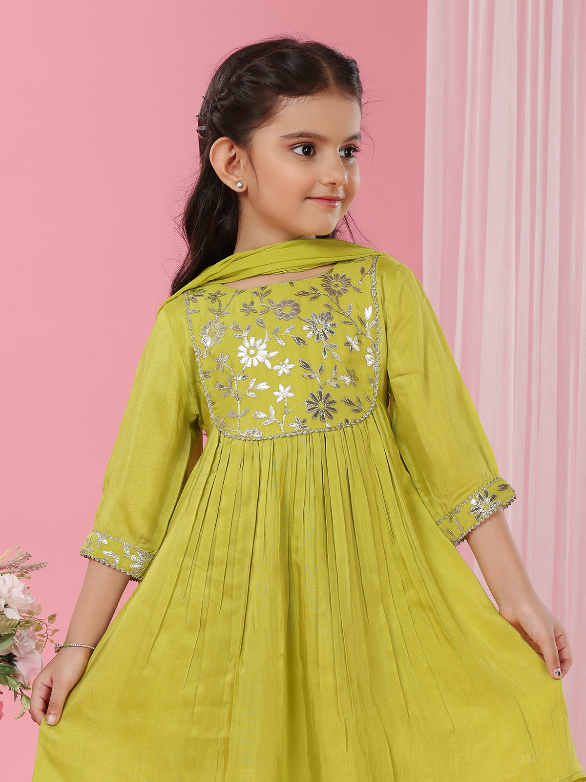 Green pleated girls pant suit
