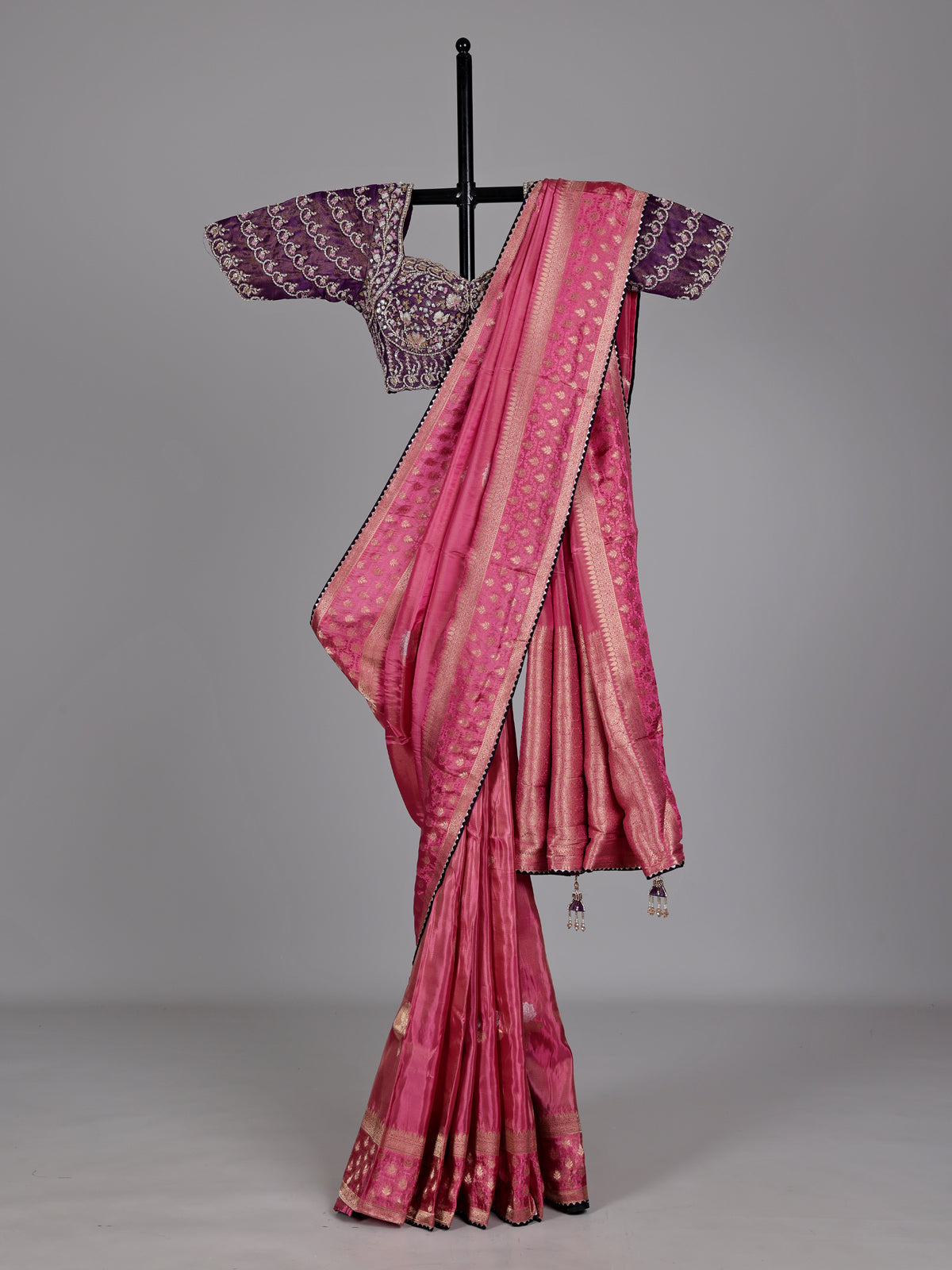 Onion pink bandhani silk-blend saree with readymade blouse