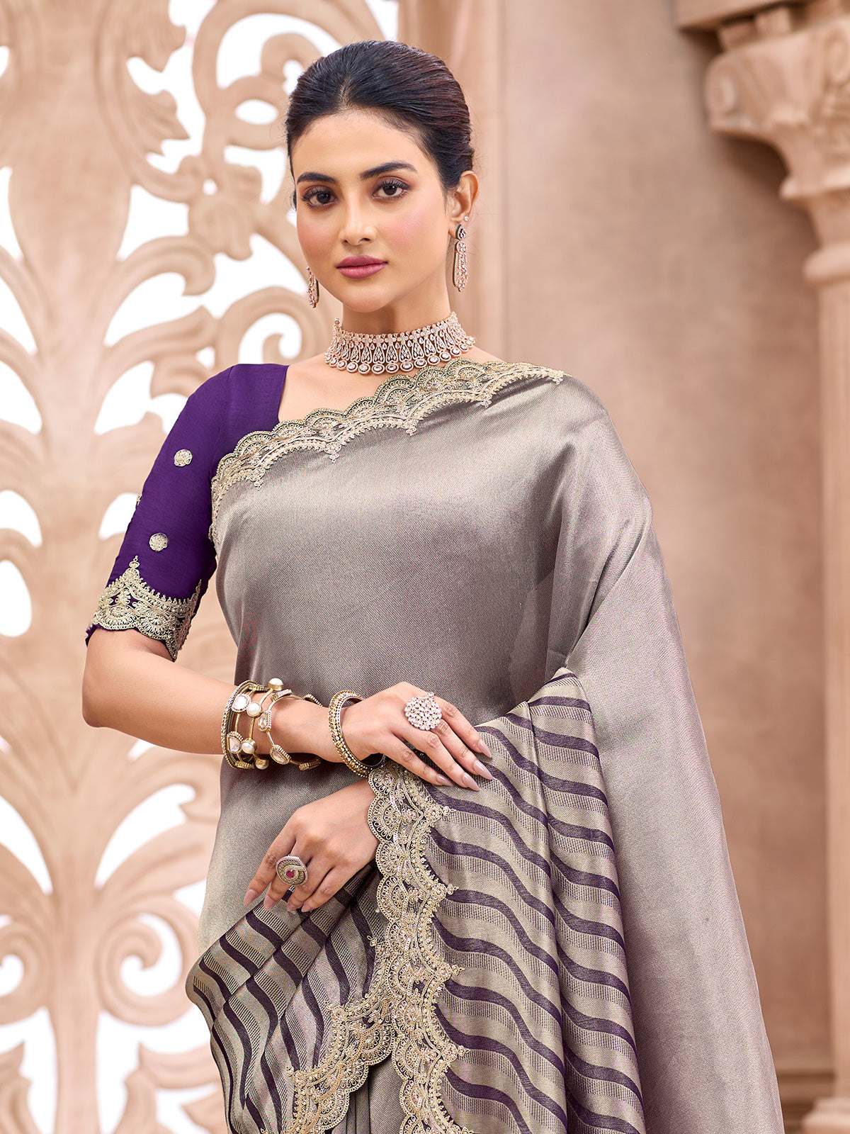 Pastel purple ornate wave border women saree