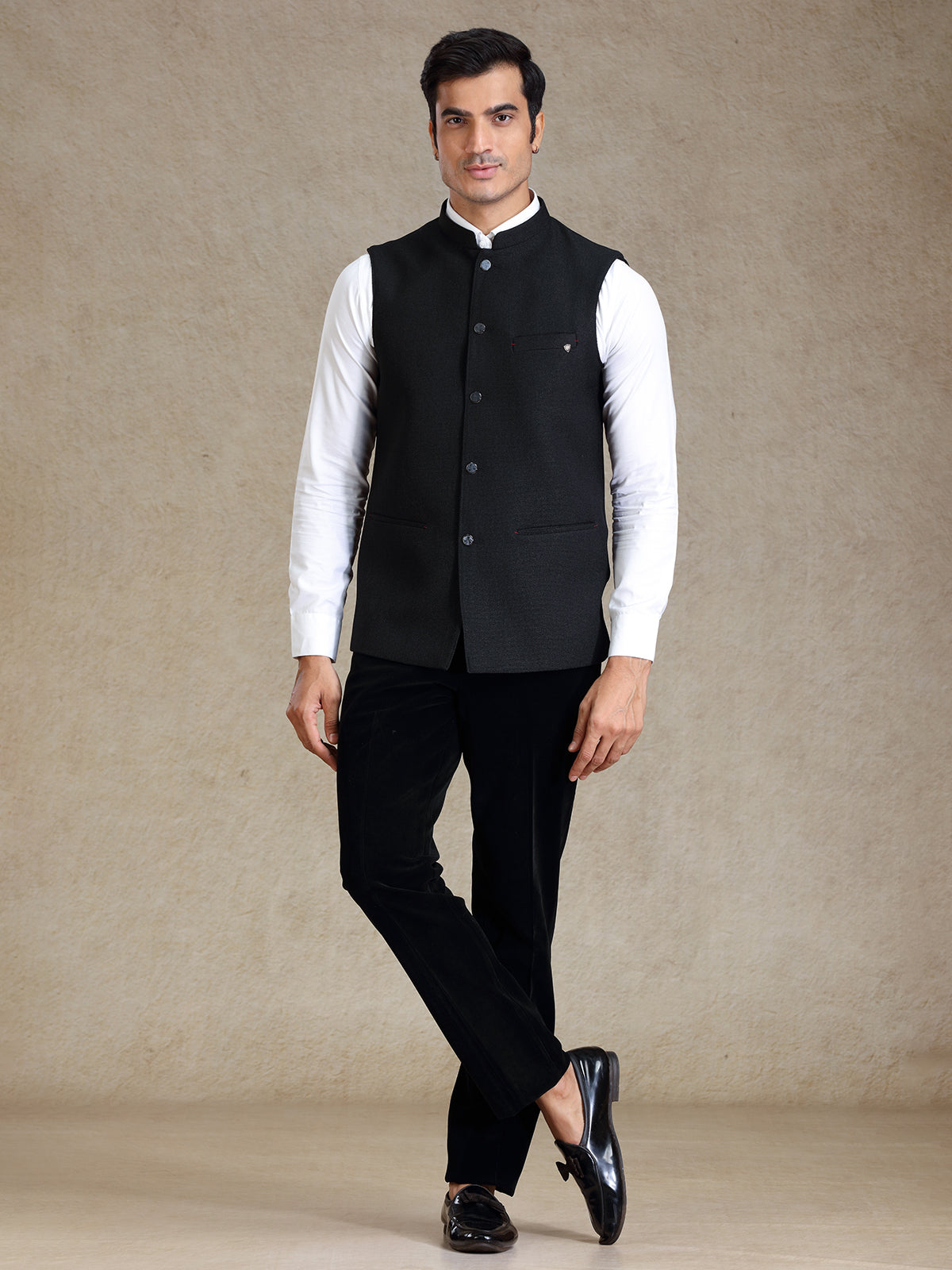 Black jute fabricated waistcoat for men