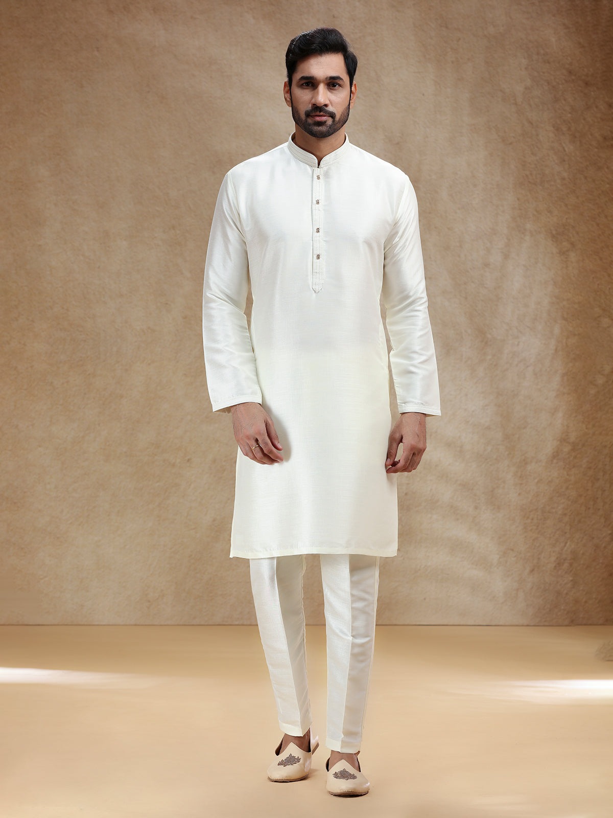Cream men kurts pajama in cotton silk
