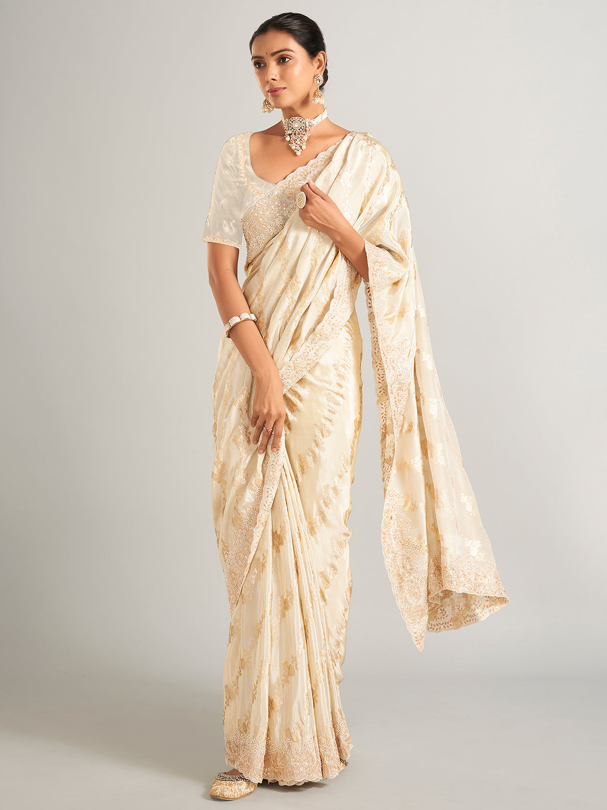 Fascinating silk saree in cream colour